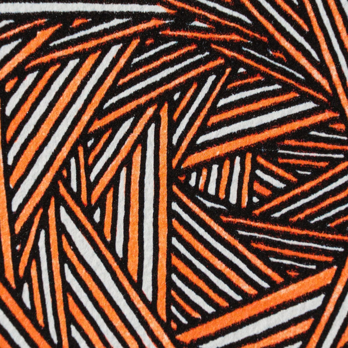 BCN SLE POR 29116F 7 Helping Mummy With Twine