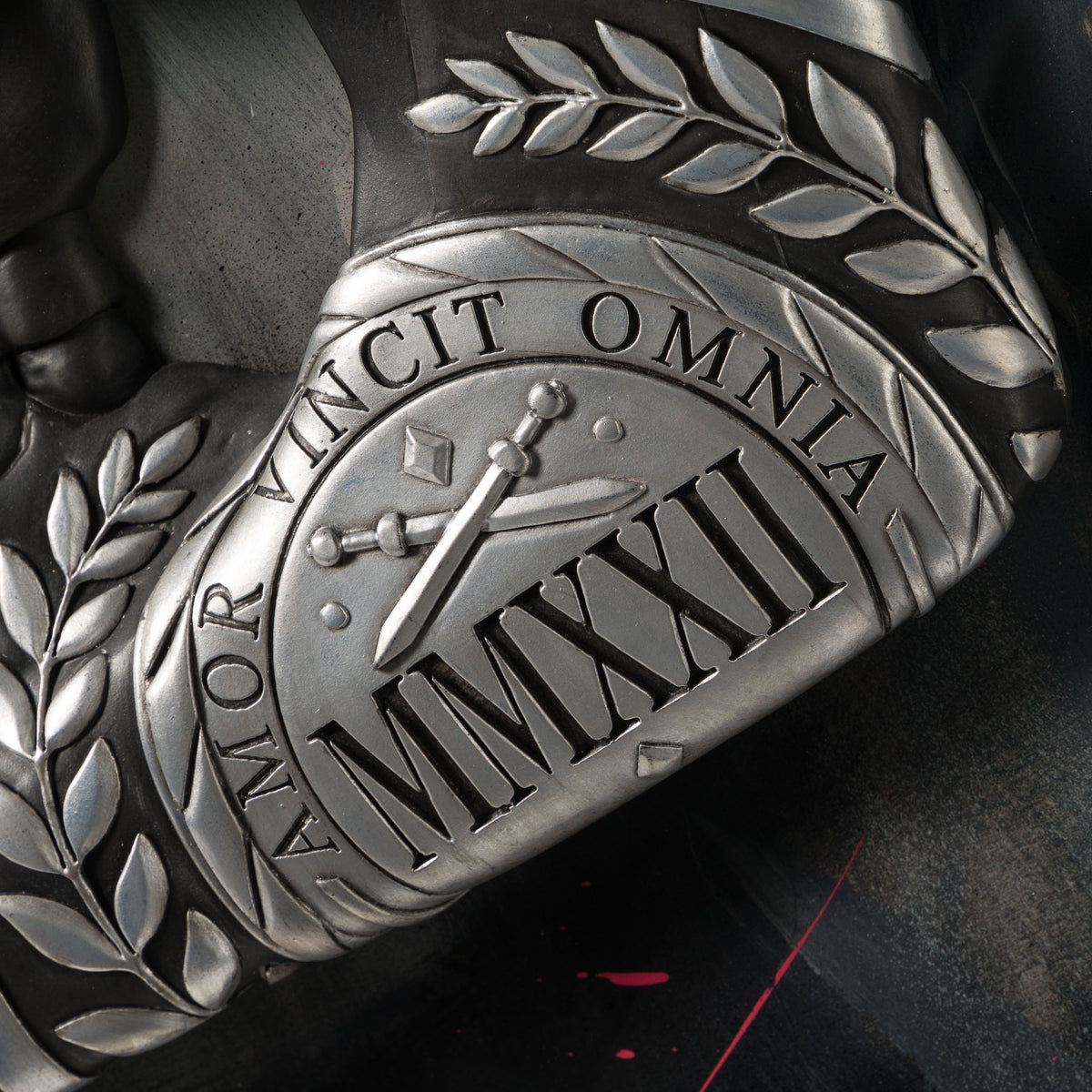 DLN ORI POR 29894 Heavy Is The Head That Wears The Crown (Iron Silver Leaf) 4