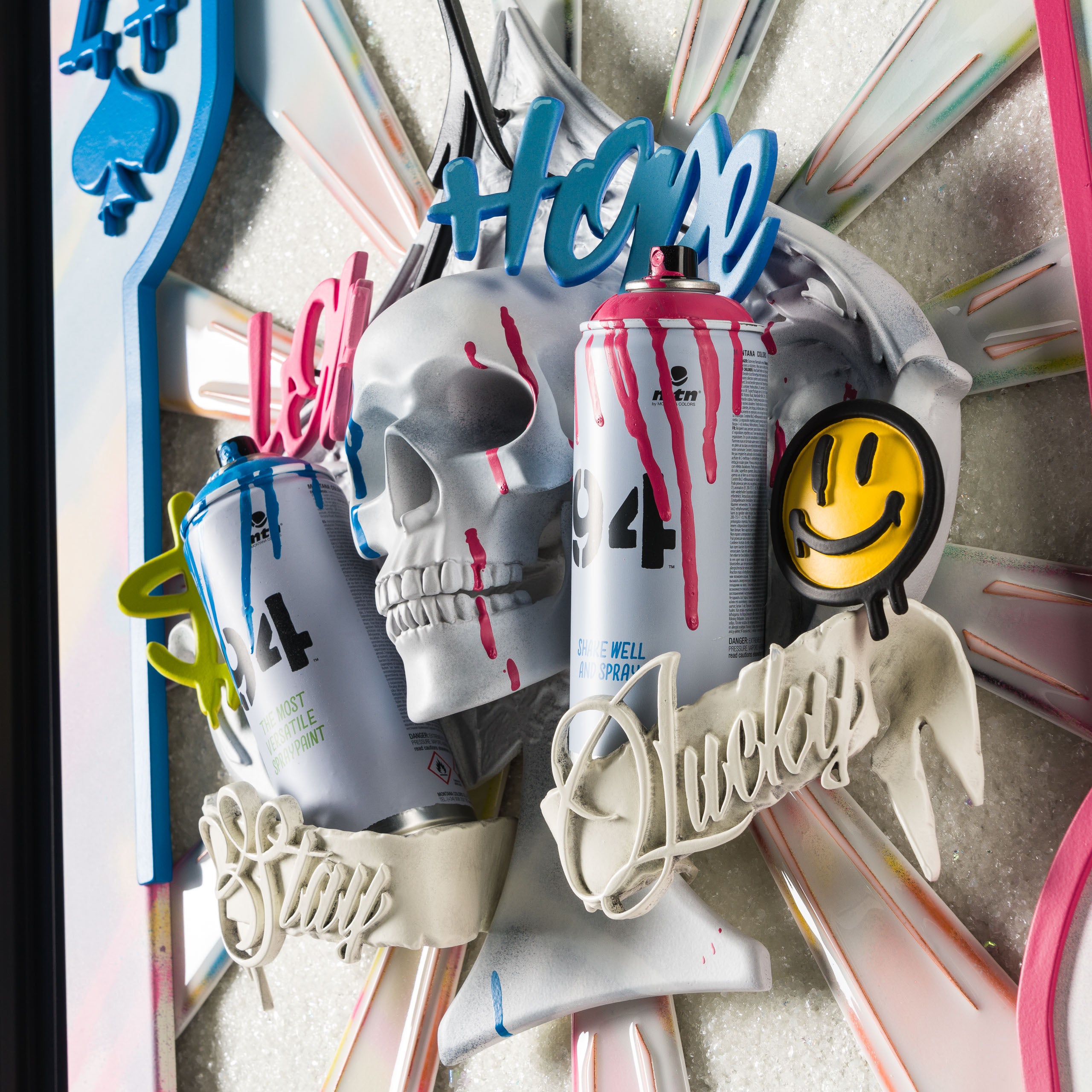 DLN ORI POR 30585 9 Stay Lucky (Spray Cans White)