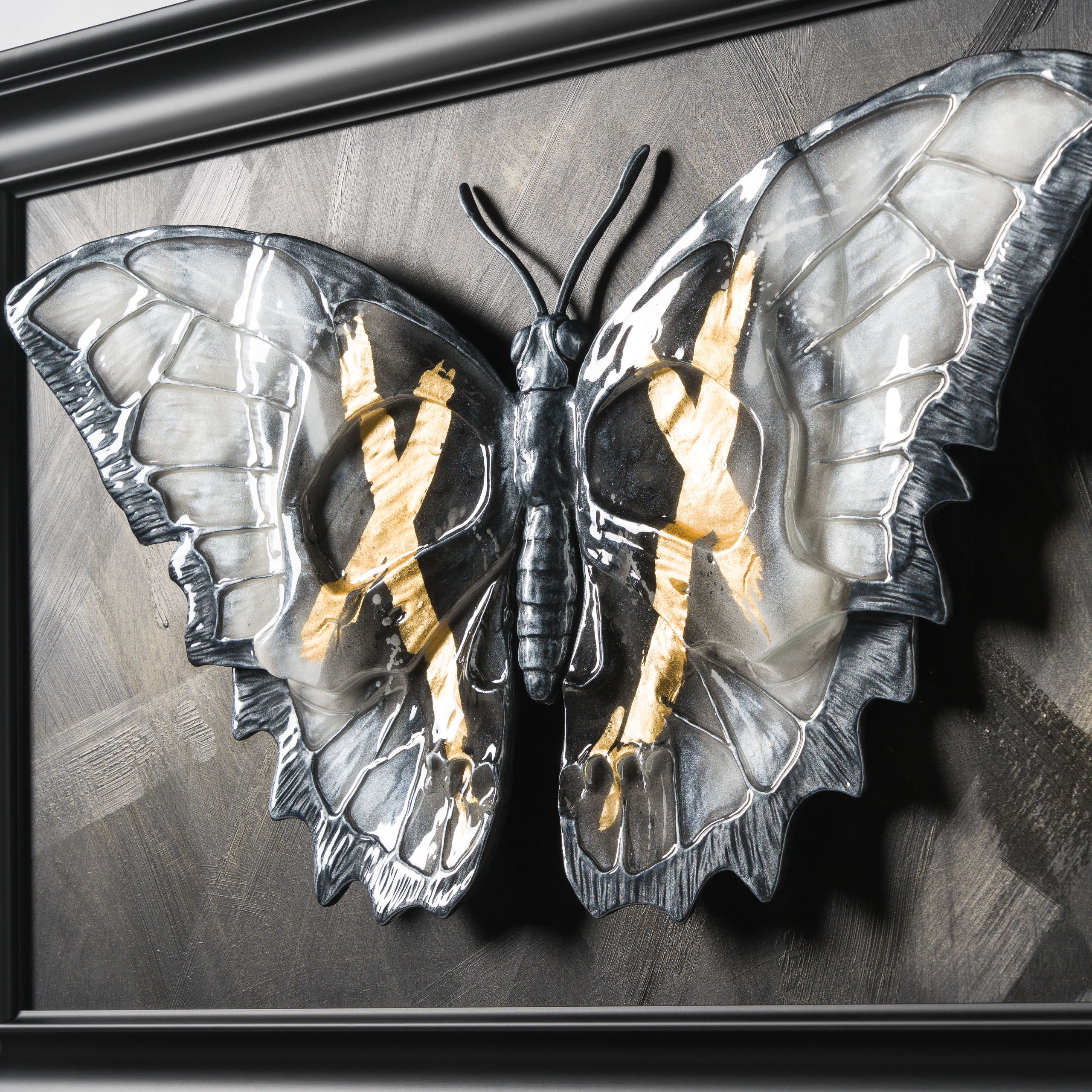 DLN ORI POR 31956 Skullfly (Gold Crosses) 7