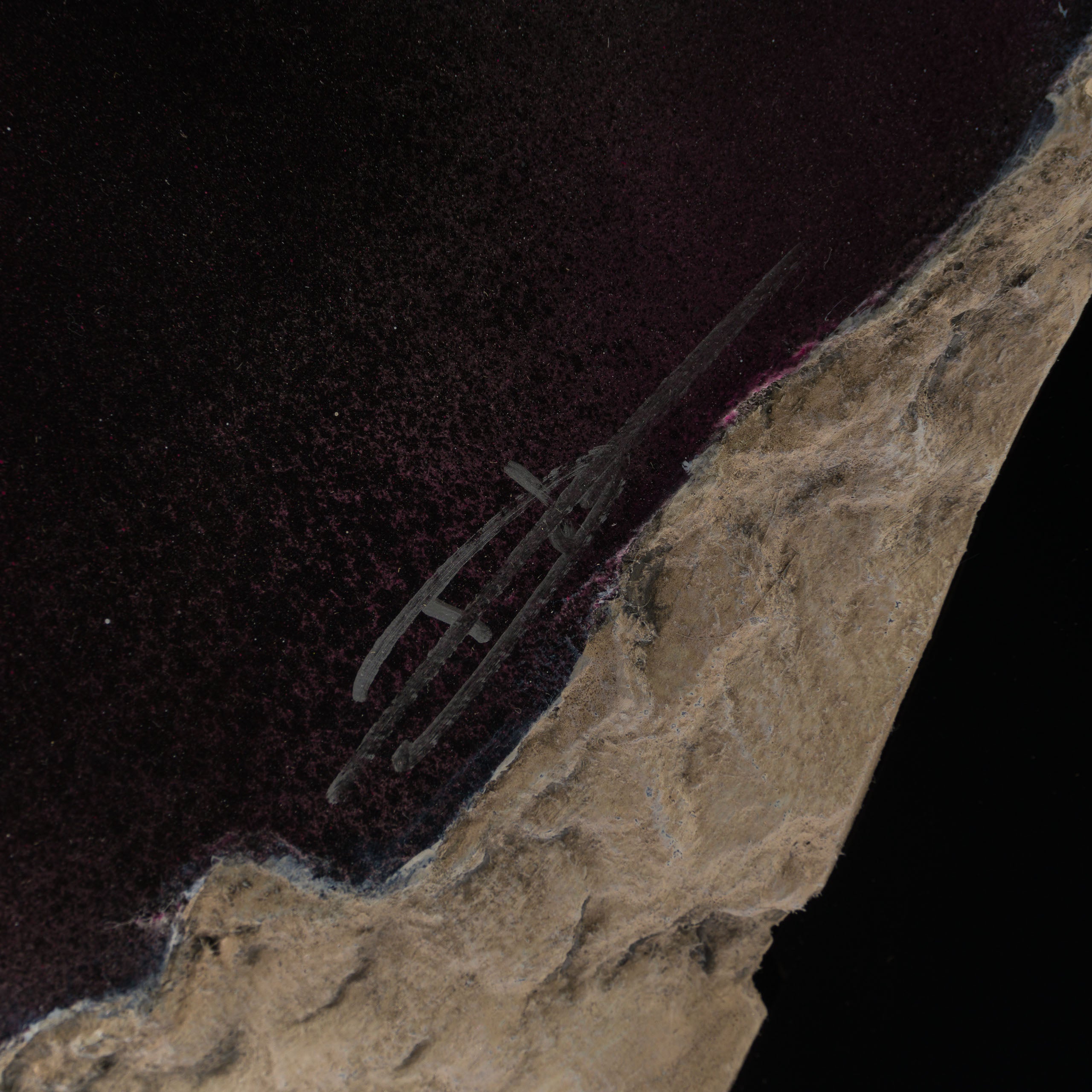 DLN ORI POR 33088 Urban Relic Skull (Black & Pink) 4