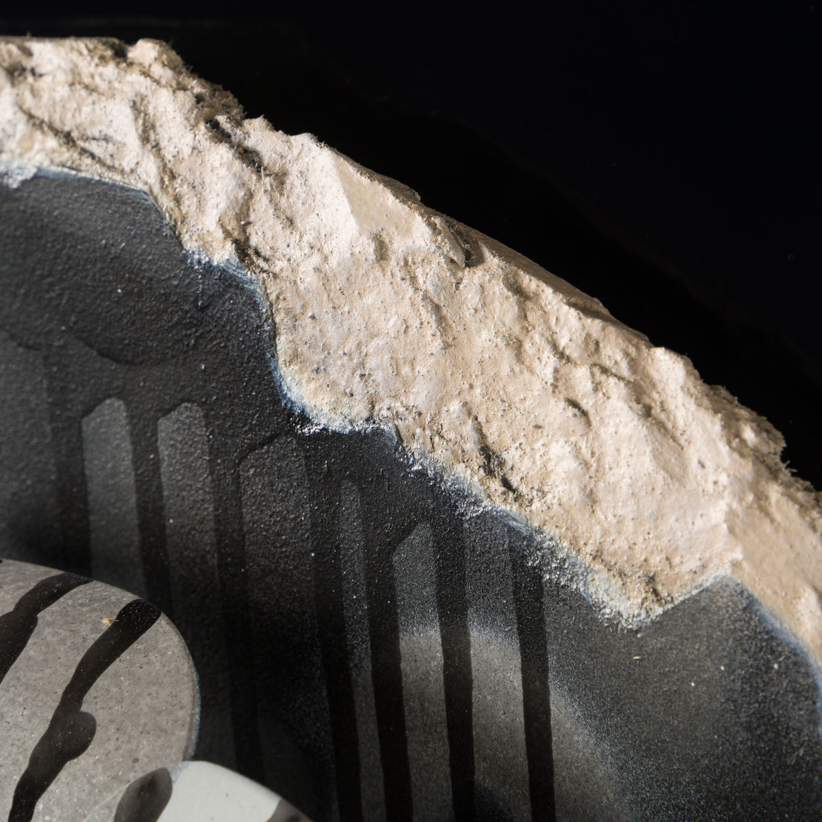 DLN ORI POR 33088 Urban Relic Skull (Black & Pink) 8