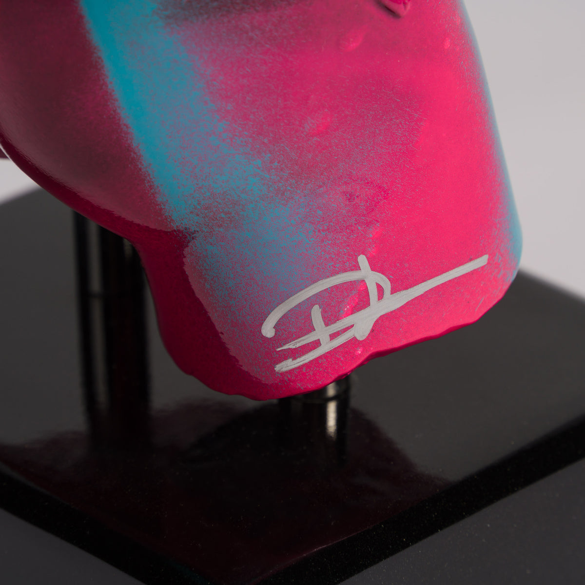 DLN ORI POR 34415 Fallen Angel (Mini Teal And Pink Graffiti) 7