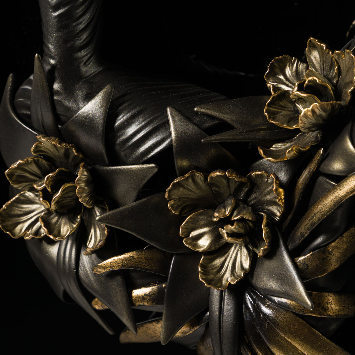 DLN ORI POR 36373 Take Me Back To Eden (Black And Gold) 6