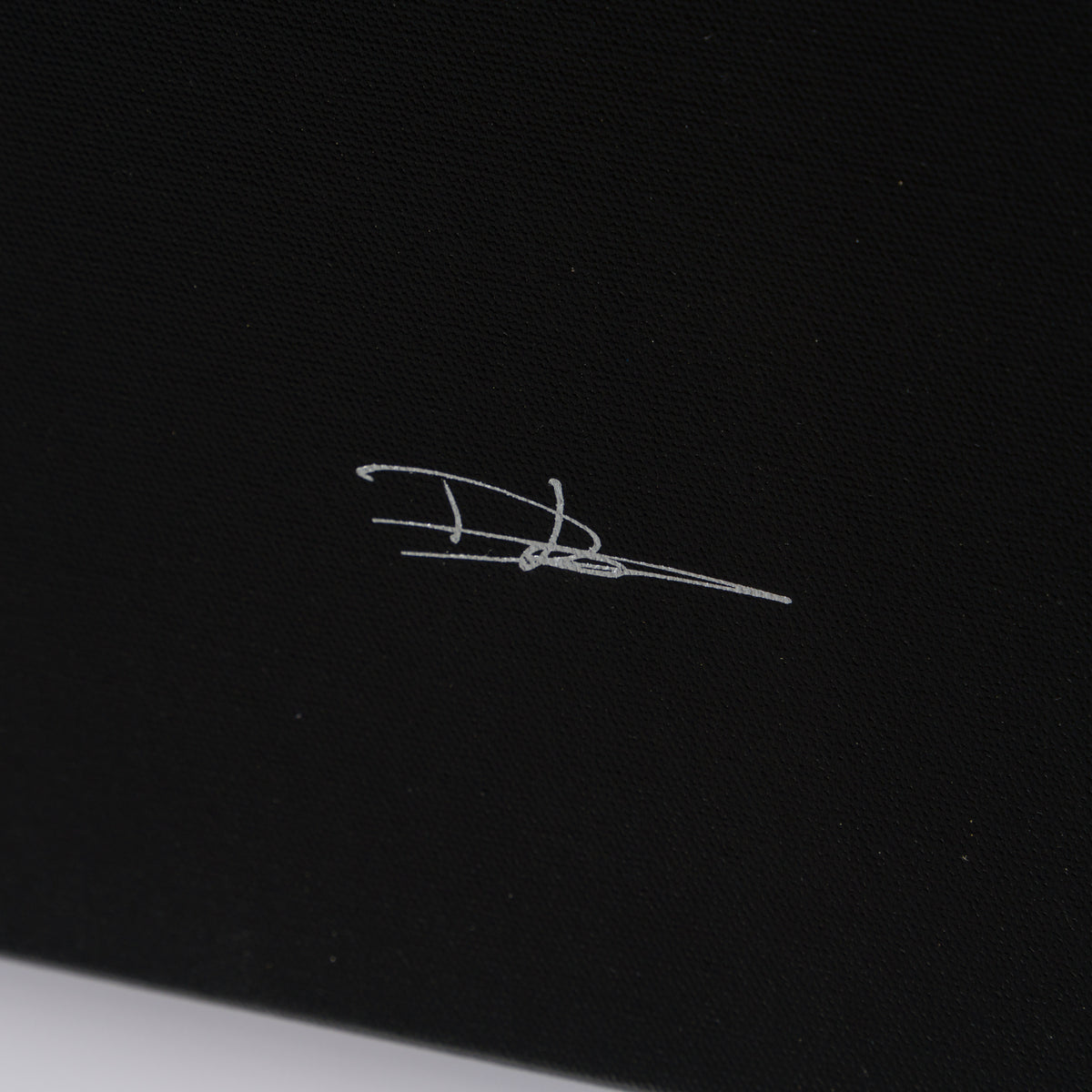 DLN SLE POR 25063 3 Look Into My Eyes I