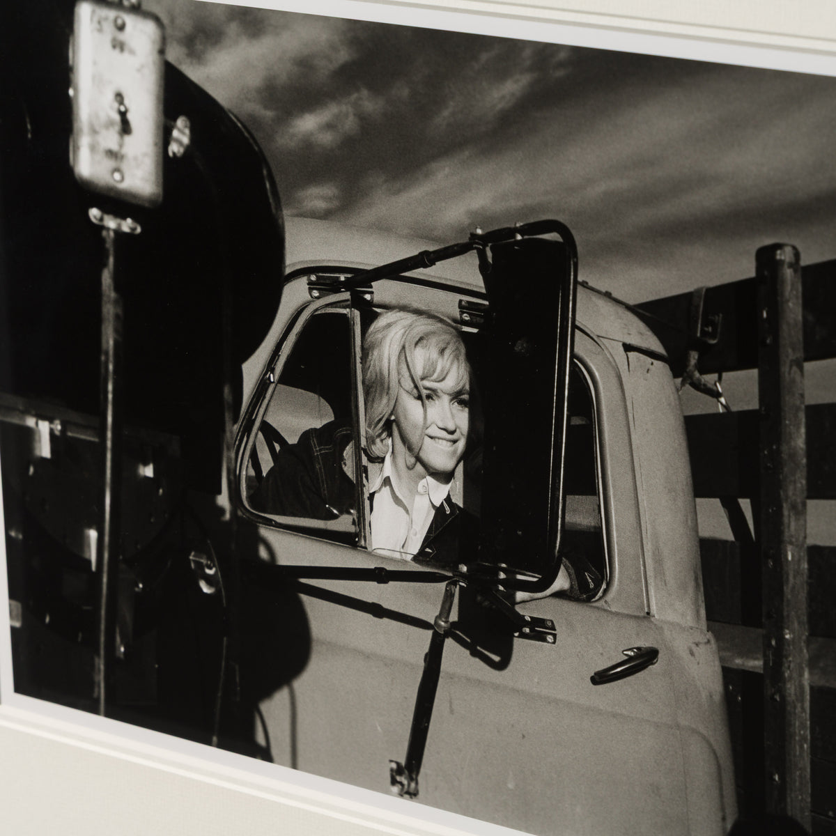 EAR FILMING THE MISFITS (19A) SML 5