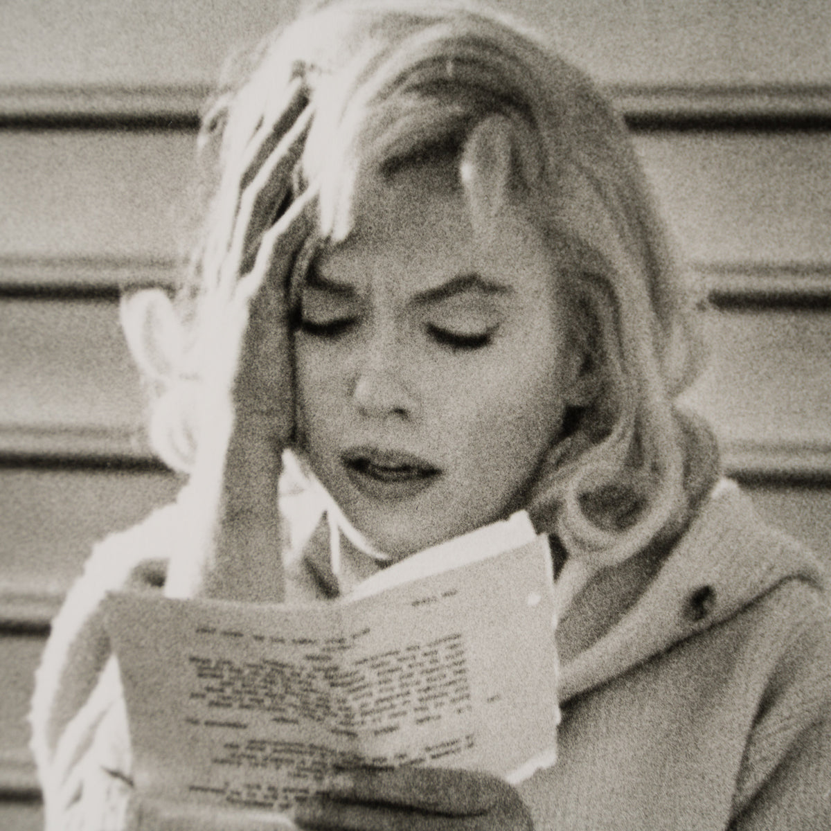 EAR MARILYN LEARNING HER LINES (21A) (SML) 4