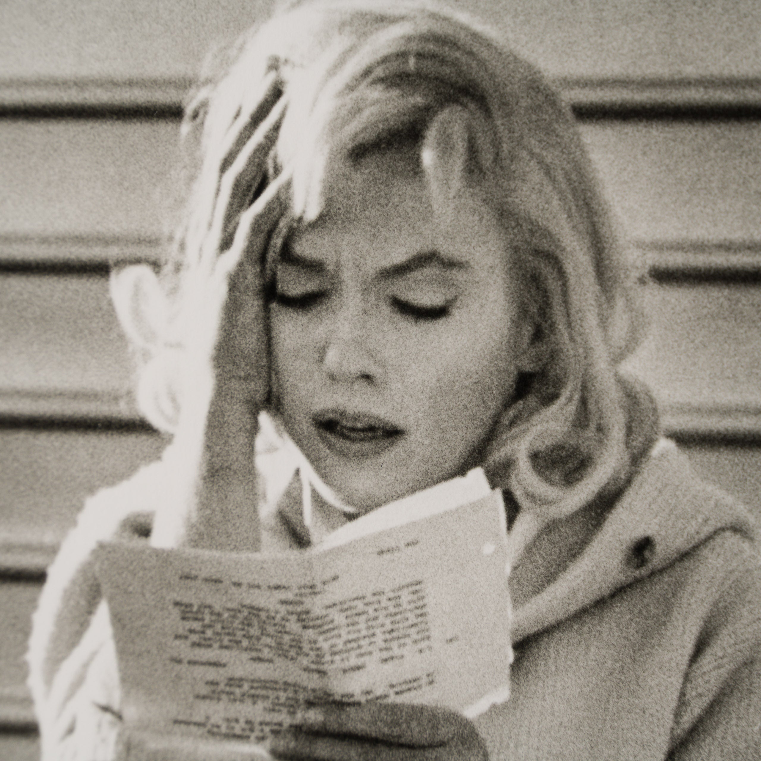 EAR MARILYN LEARNING HER LINES (21A) (SML) 4