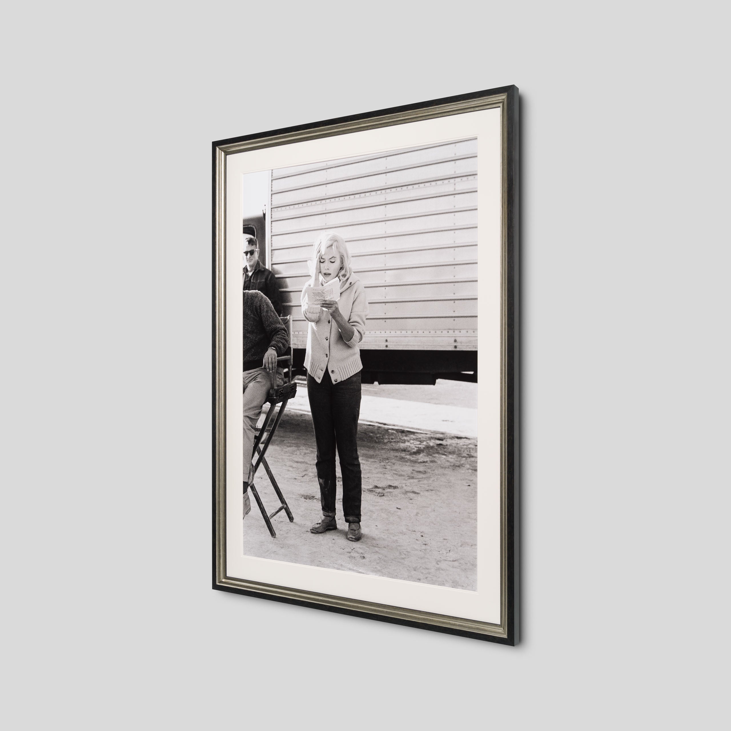 EAR MARILYN LEARNING HER LINES (21B) LRG 2