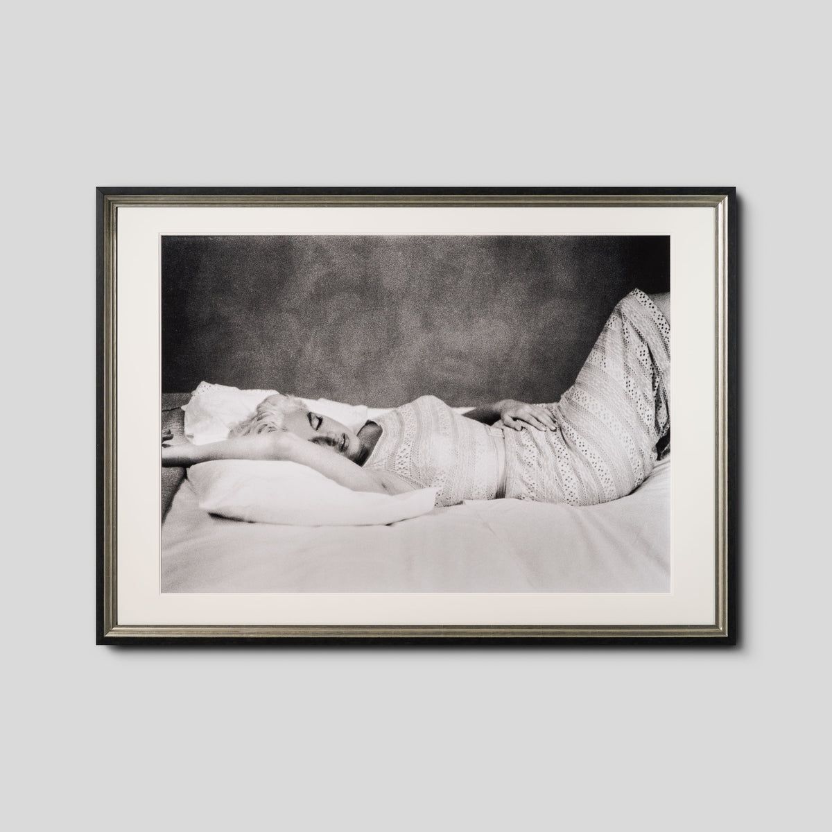 EAR RESTING AFTER A PLANE JOURNEY (23B) LRG 1 (1)