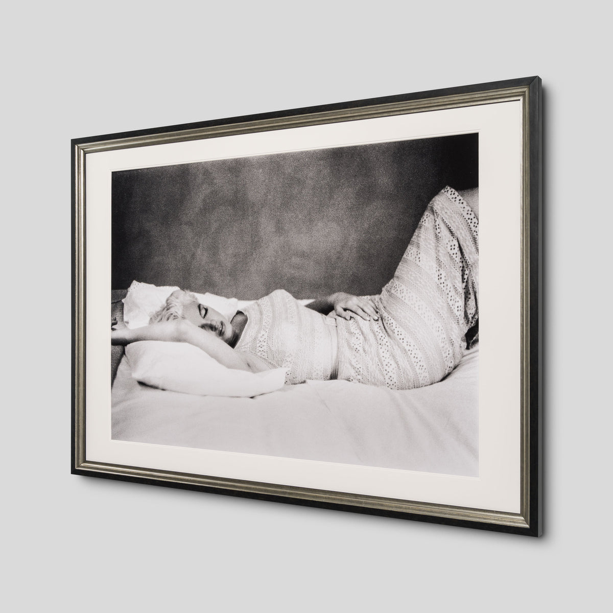 EAR RESTING AFTER A PLANE JOURNEY (23B) LRG 2