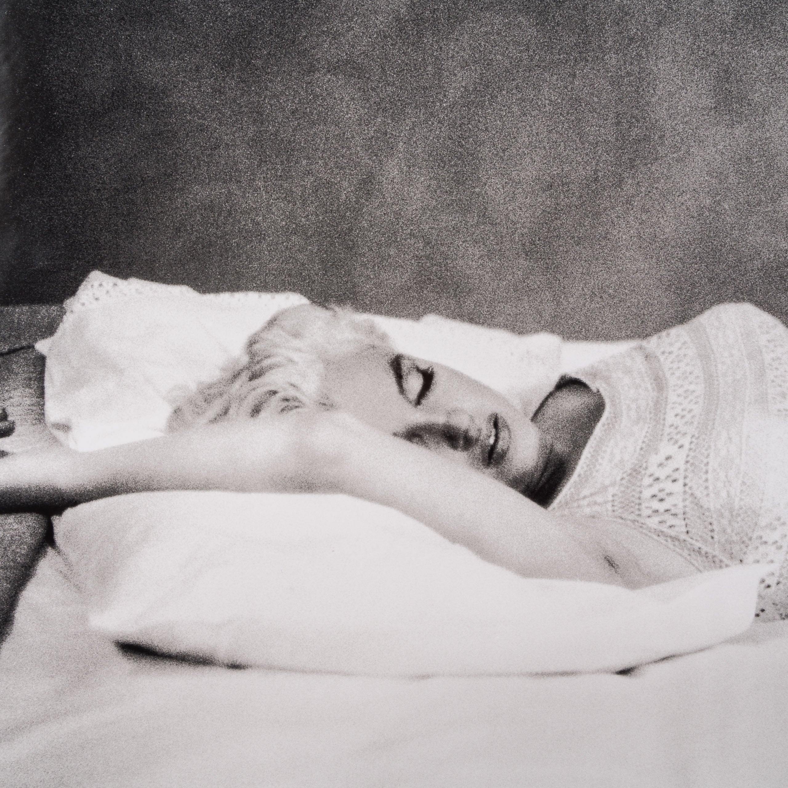 EAR RESTING AFTER A PLANE JOURNEY (23B) LRG 4