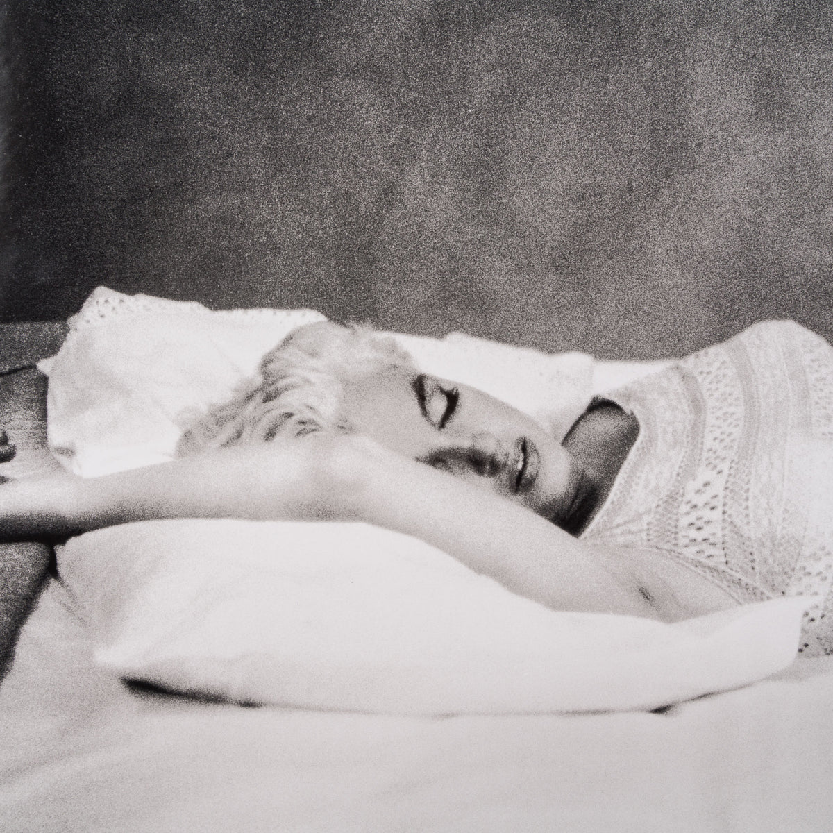 EAR RESTING AFTER A PLANE JOURNEY (23B) LRG 4