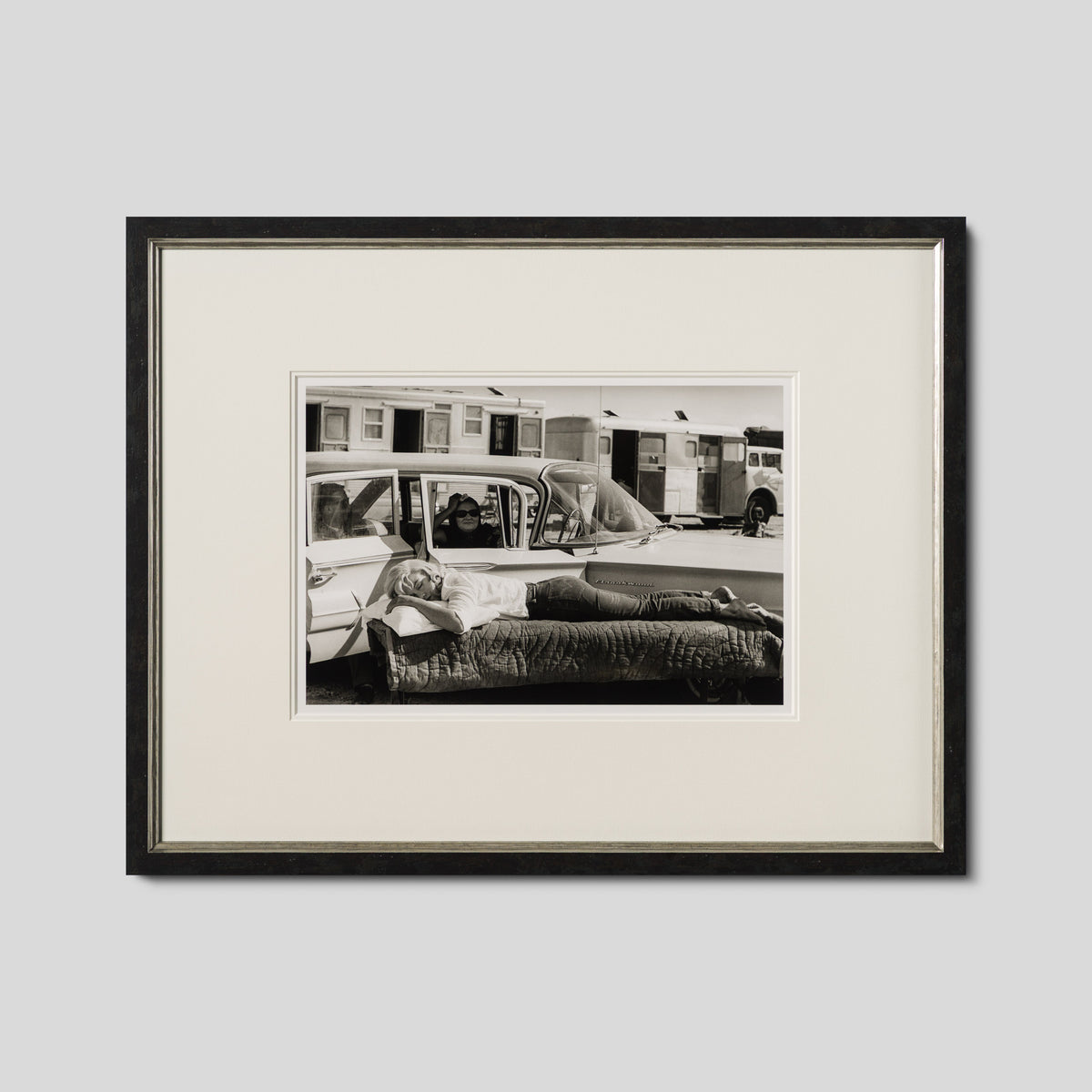 EAR RESTING ON SET OF THE MISFITS (12A) SML 1