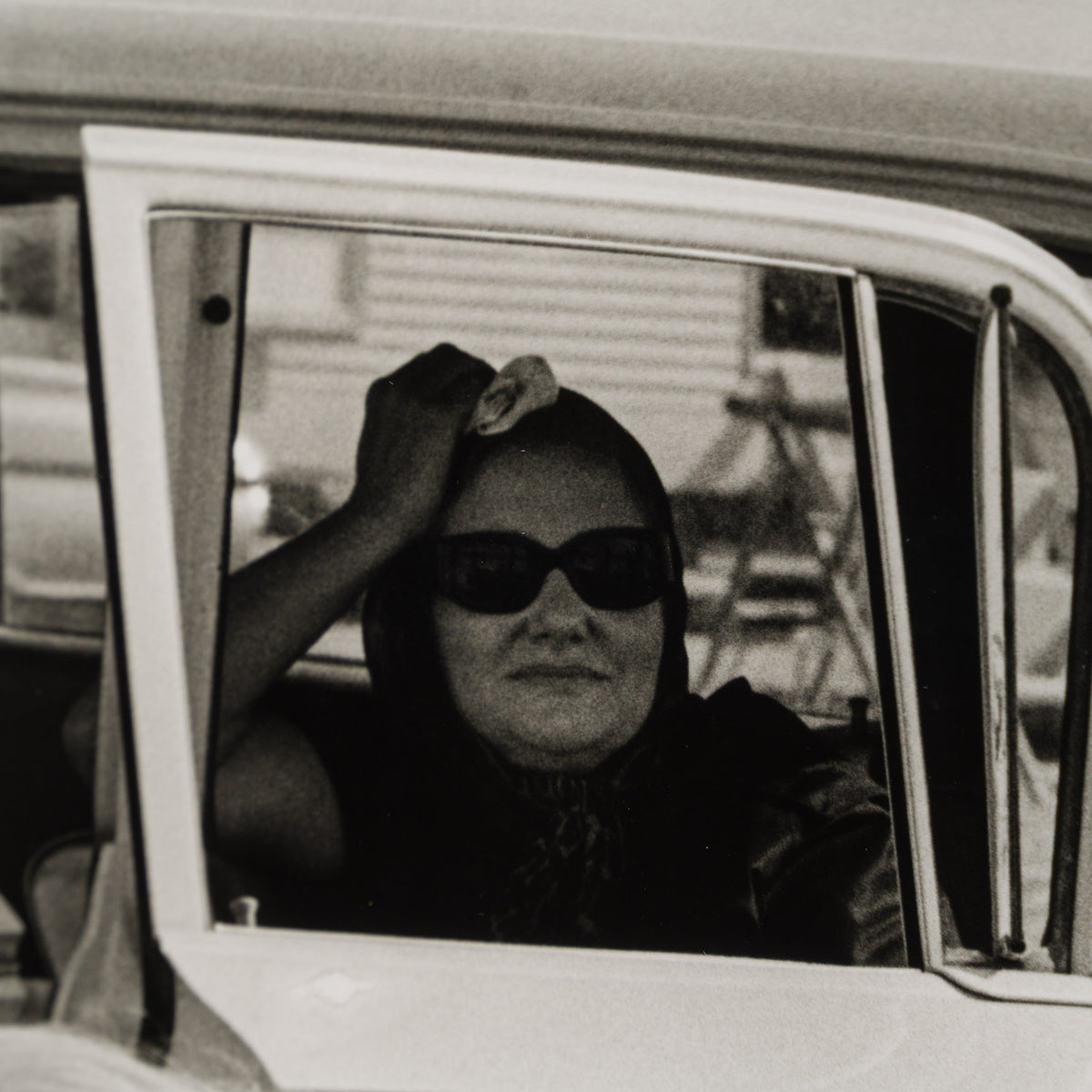 EAR RESTING ON SET OF THE MISFITS (12A) SML 5