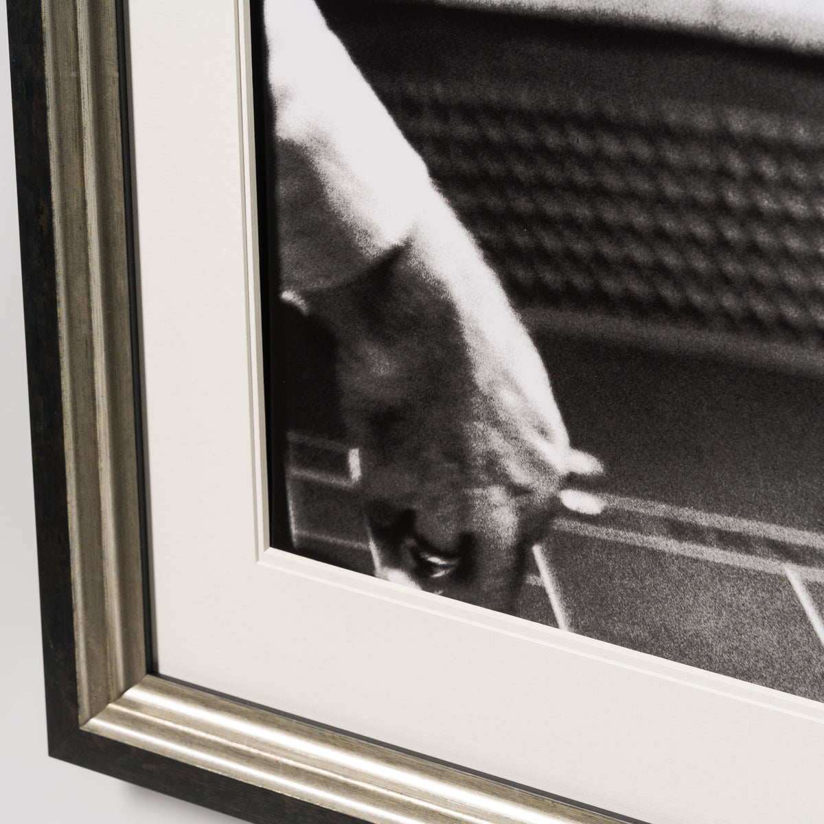 EAR THE CAST & CREW AT THE CASINO (22B) LRG 6