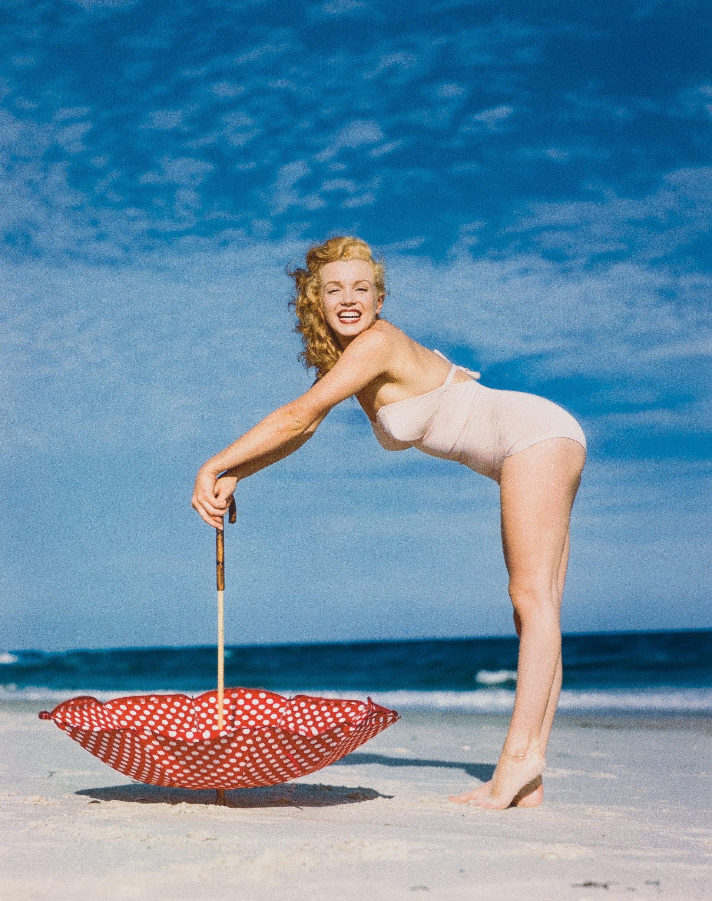 EWC SLE POR 98291 3 Polka Dot Umbrella, Tobay Beach, 1949