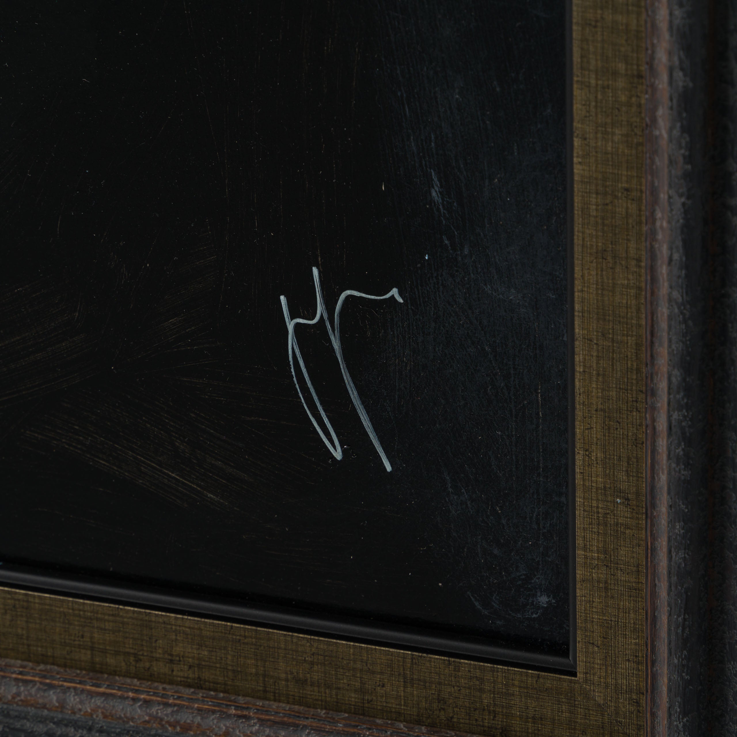 JJO ORI POR 29711 3 Hush