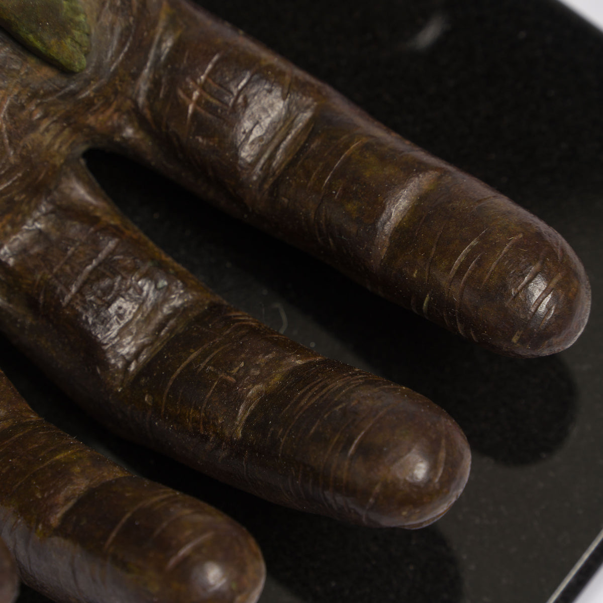 LQU SCU POR 95339 THE HAND OF GOD (BRONZE) (40CM) 10