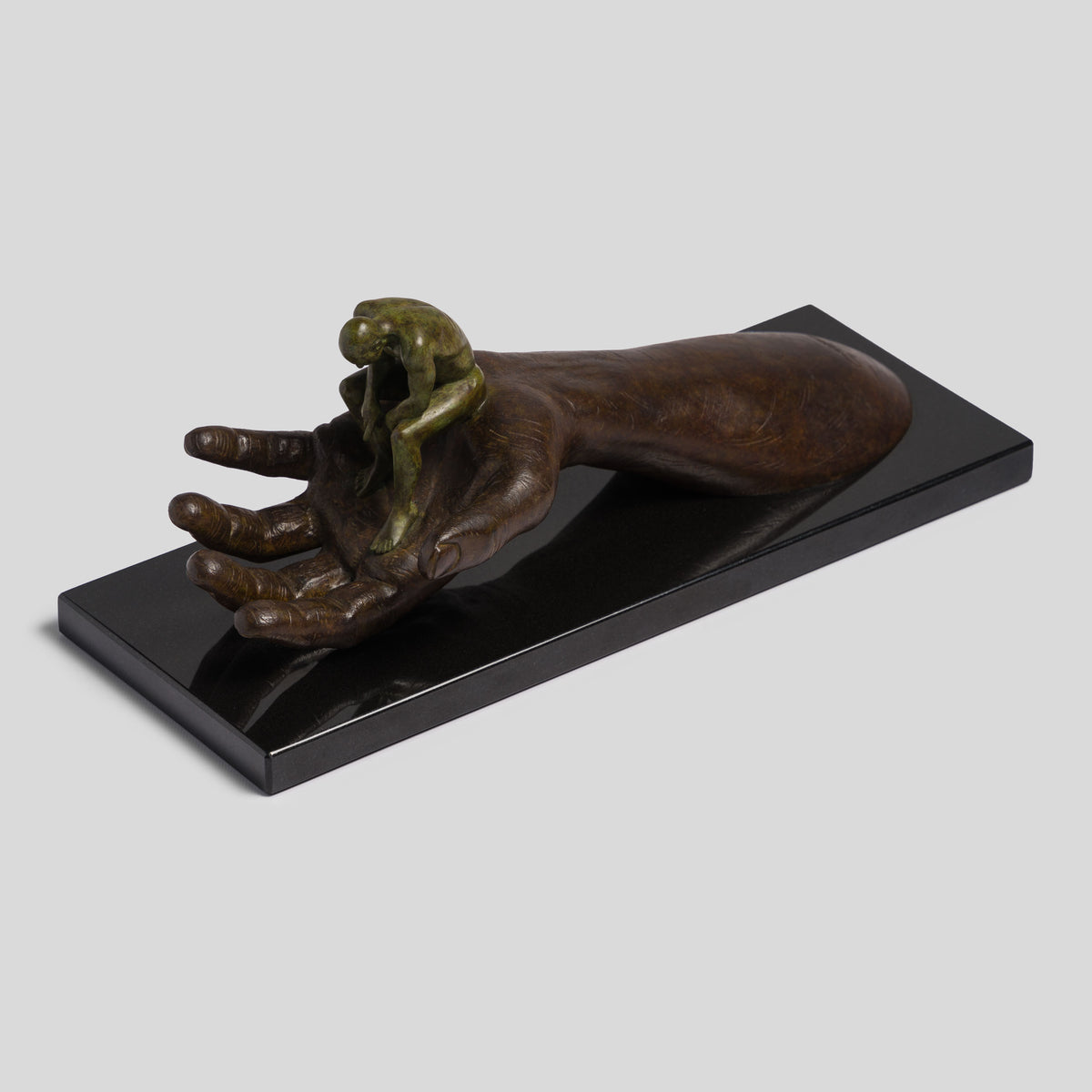LQU SCU POR 95339 THE HAND OF GOD (BRONZE) (40CM) 2