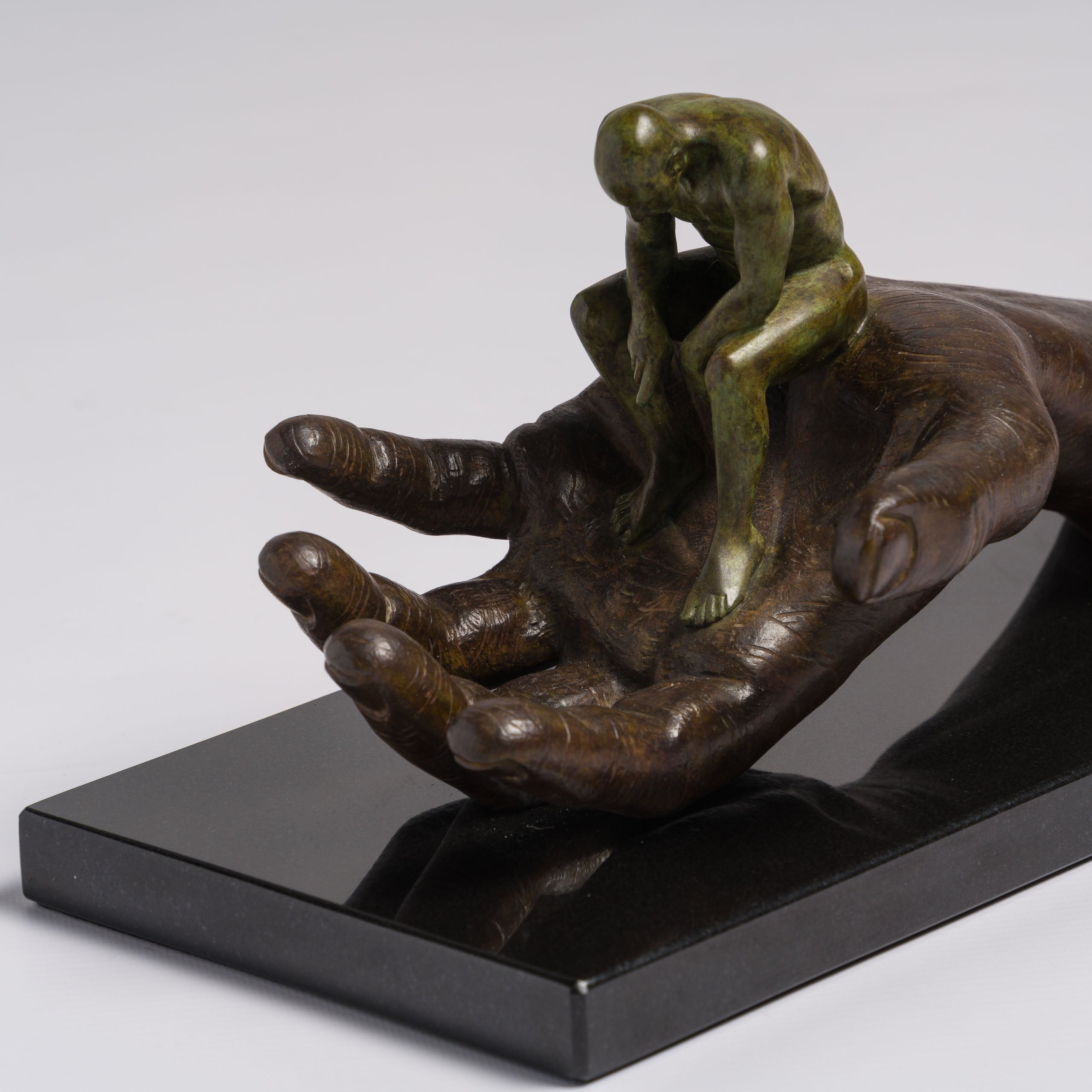 LQU SCU POR 95339 THE HAND OF GOD (BRONZE) (40CM) 7