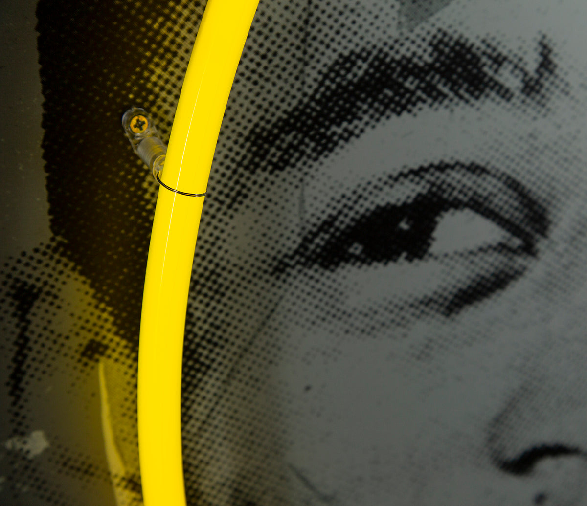 LSI ORI POR 05210 3 Pele Famous For 15 Centuries Green Yellow Neon