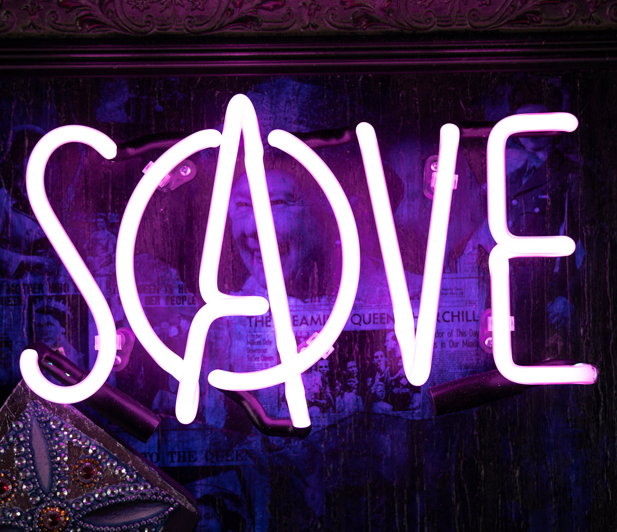 MSL ORI POR 25213 06 God Save The Queen 2 (In Violet Neon)