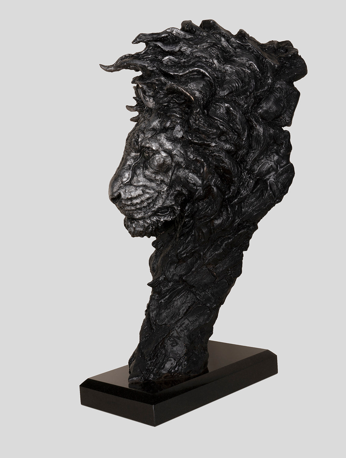 SWI SCU WWL 24315 3 King of the Plains (Lion) grey