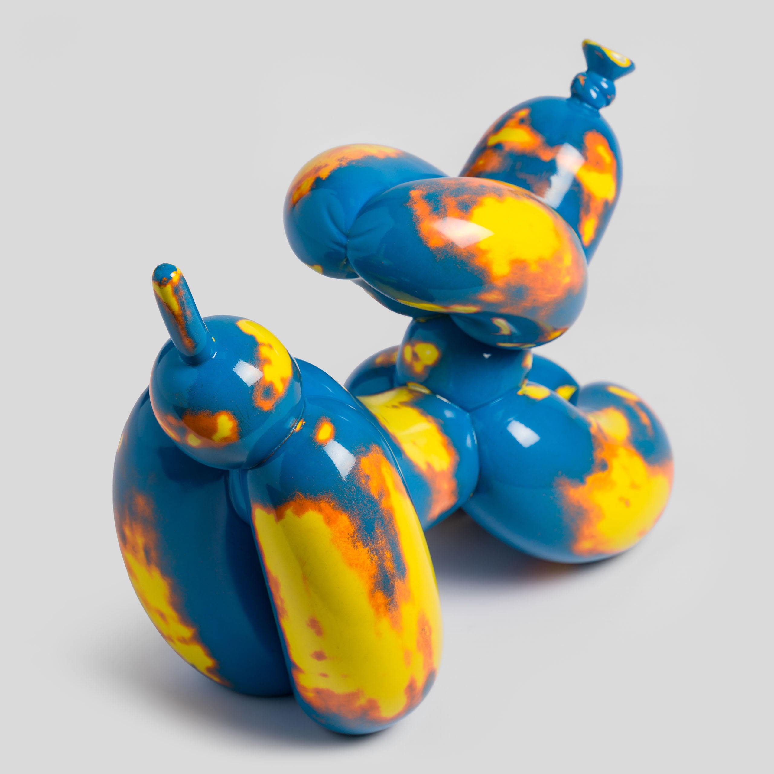 WHN SCU HUM 31531 Multi Layered Downward Balloon Dog 3