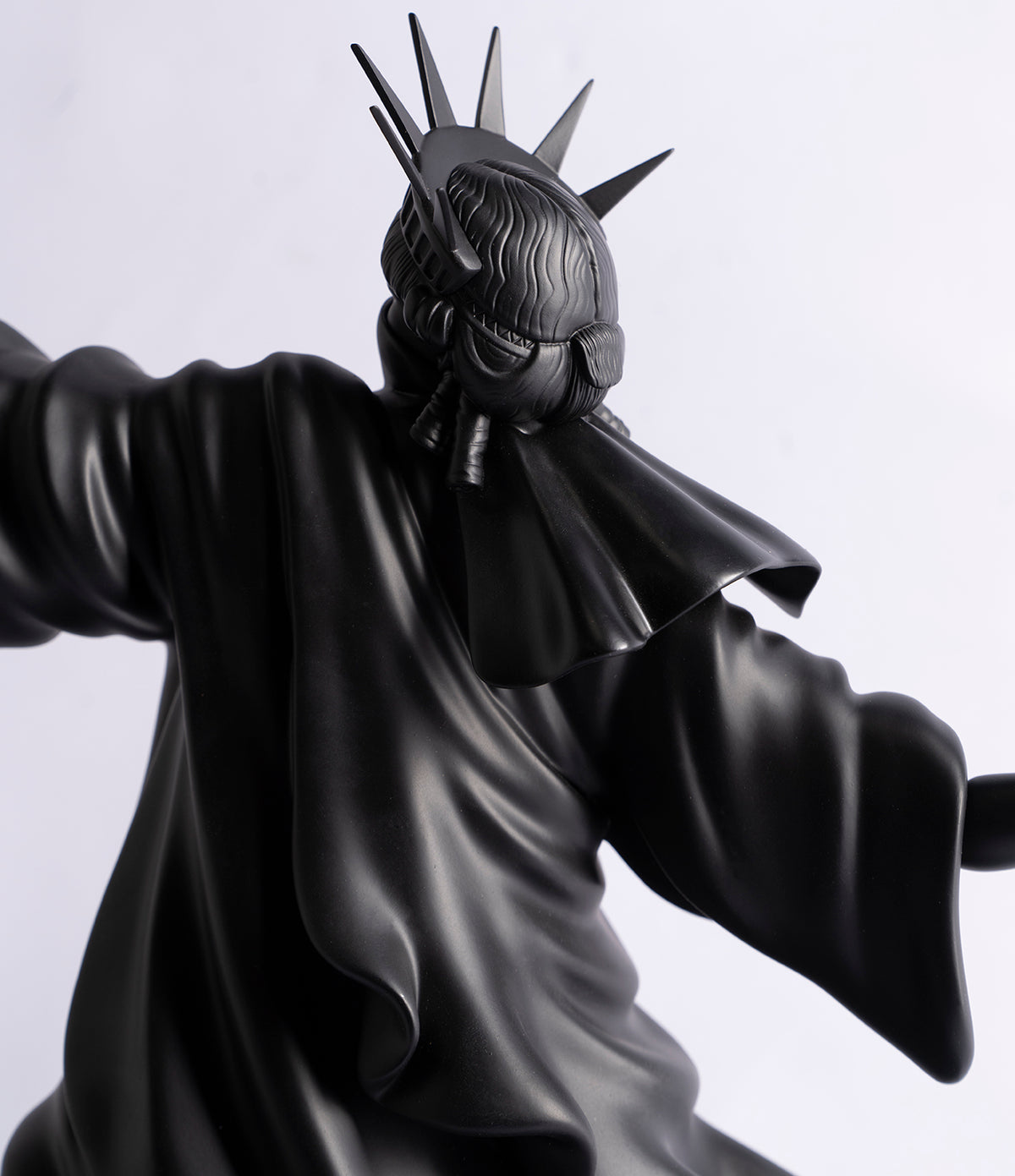 WHN SCU POR 27924 8 Riot of Liberty (Black)