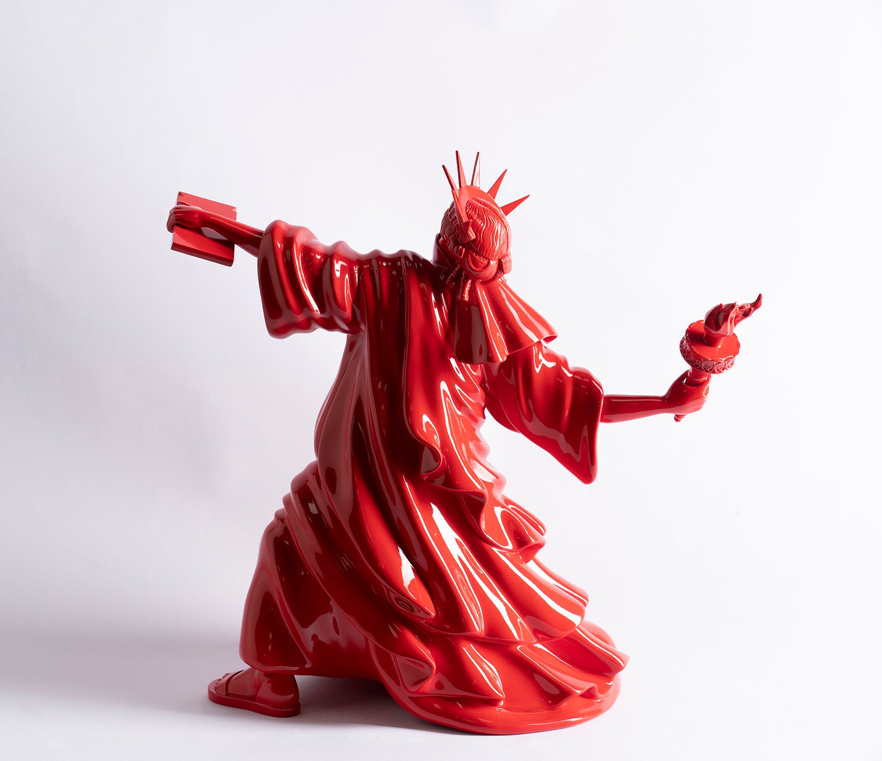 WHN SCU POR 27925 7 Riot of Liberty (Red) 