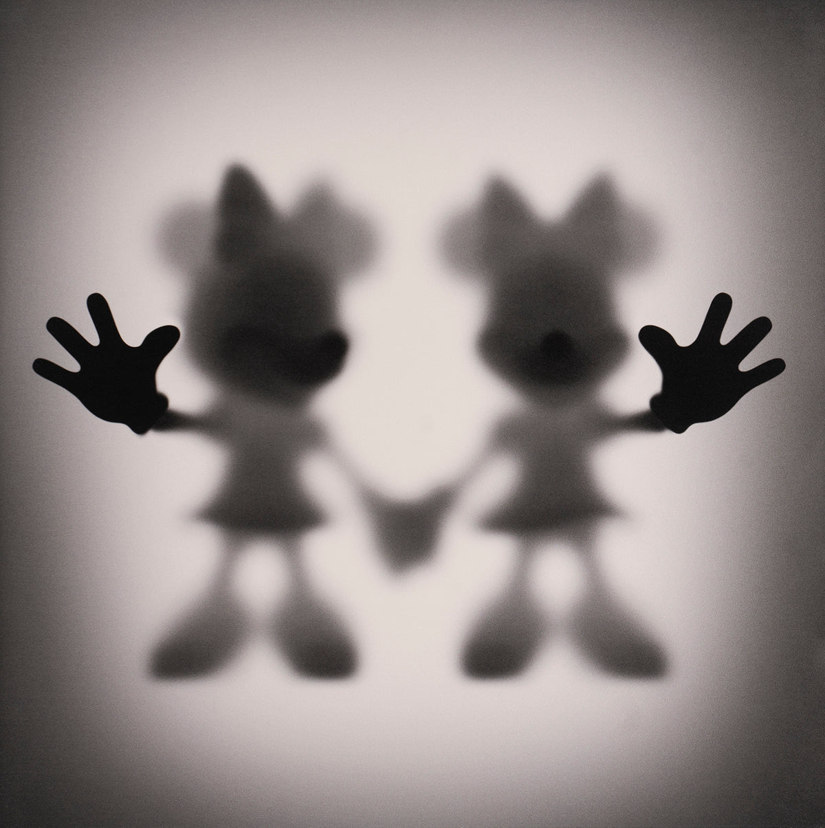 WHN SLE HUM 27857 3 Gone Mrs and Mrs (Large)