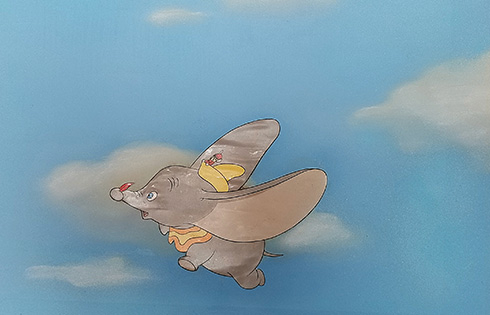 VIN ORI Dumbo Cel on original background 