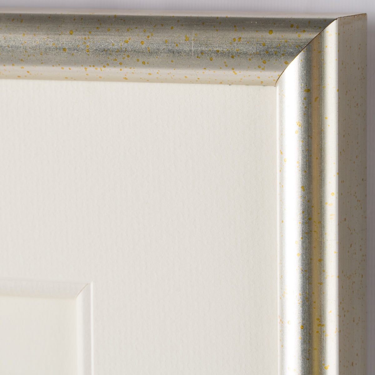 BDY SLE POR 79294 4 Woman On A Bed (2008) 