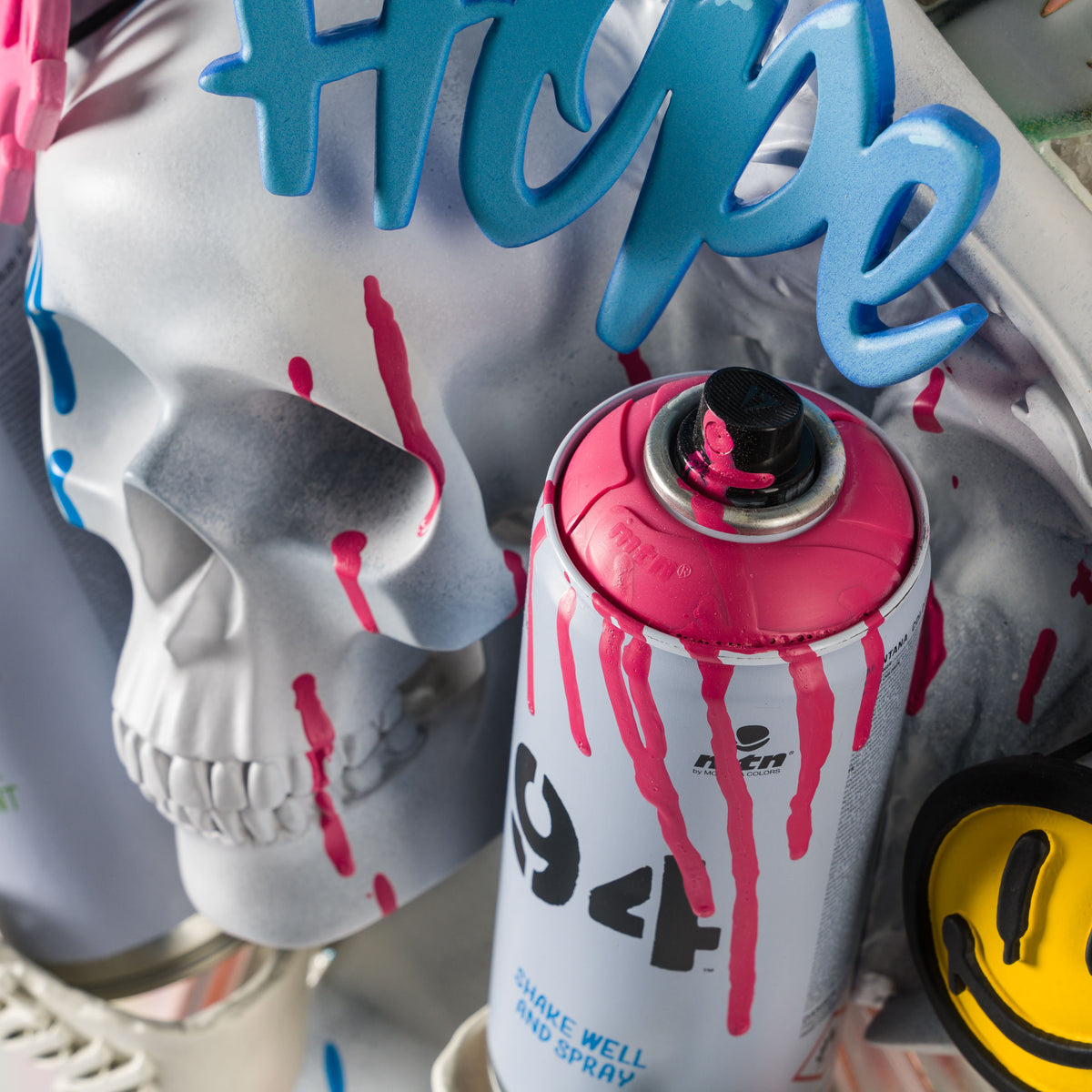 DLN ORI POR 30585 7 Stay Lucky (Spray Cans White) 