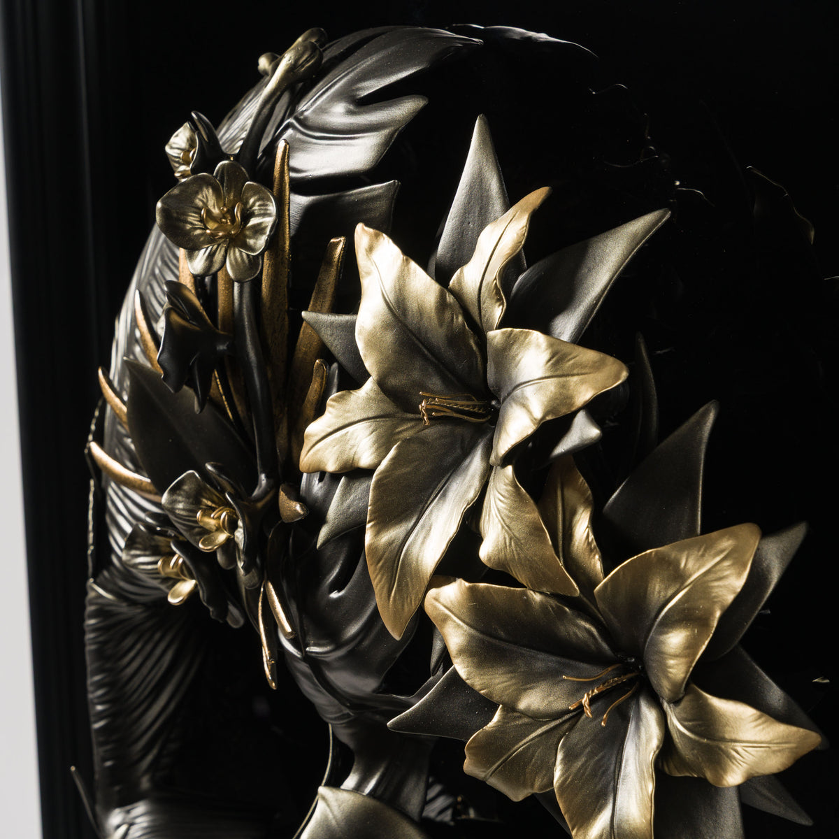 DLN ORI POR 36373 Take Me Back To Eden (Black And Gold) 3 