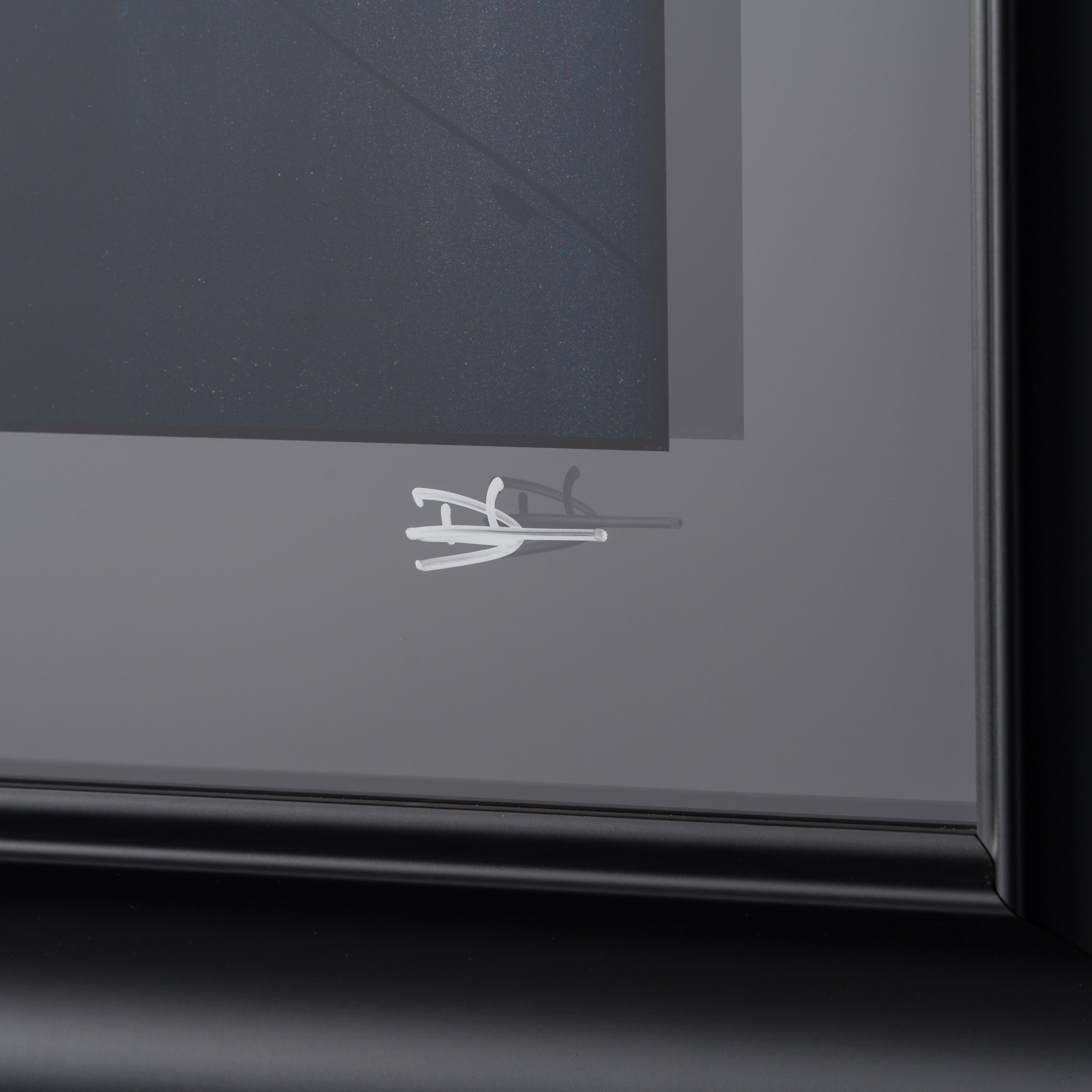 DLN SLE POR 13977 3 The Thin Line Between 