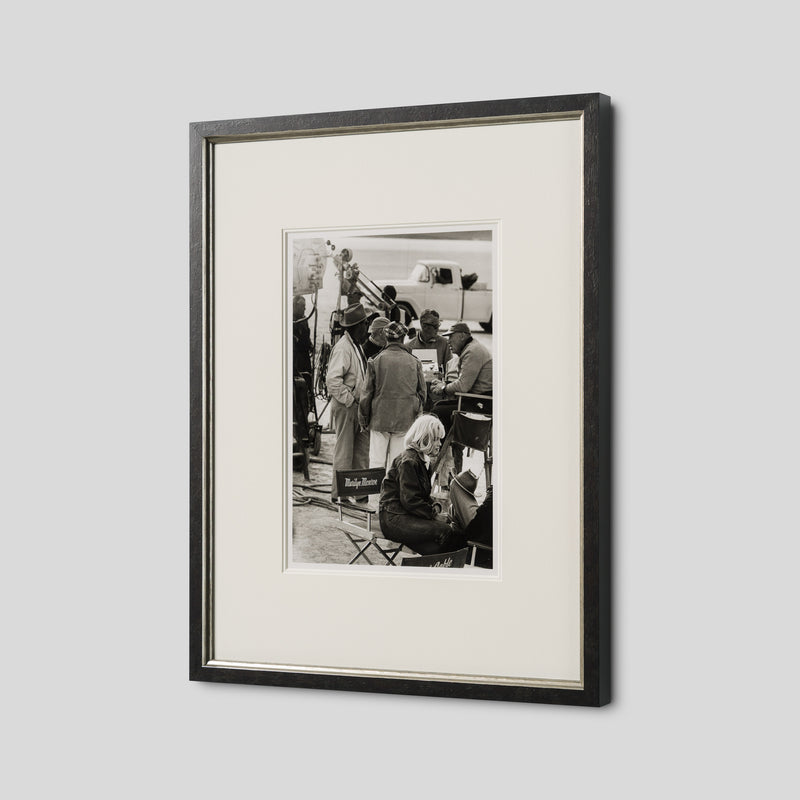 EAR CHATTING ON SET OF THE MISFITS (4A) SML 2 