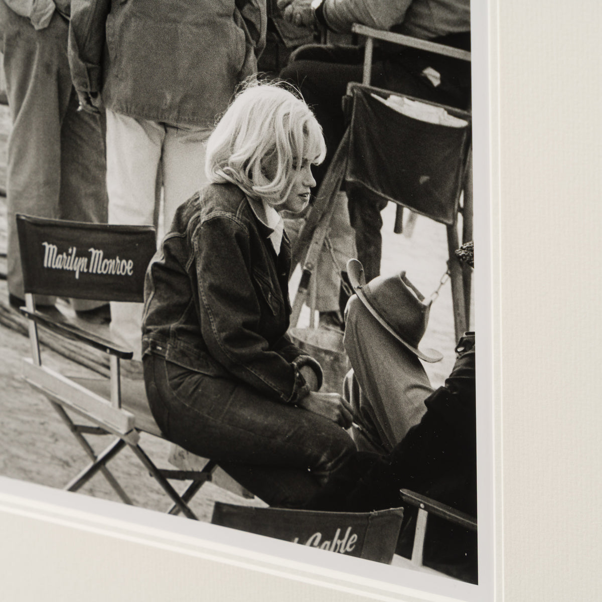 EAR CHATTING ON SET OF THE MISFITS (4A) SML 3 