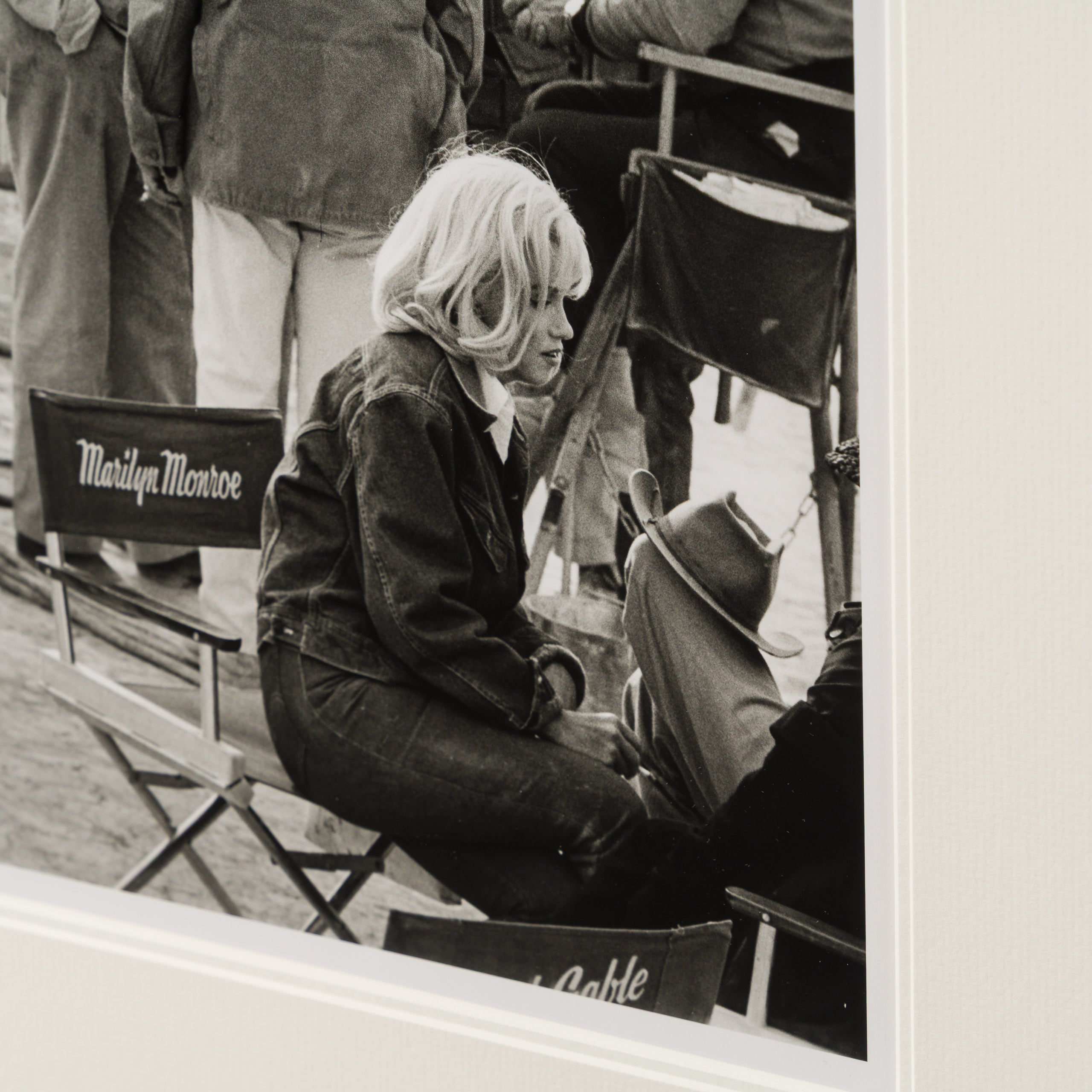 EAR CHATTING ON SET OF THE MISFITS (4A) SML 3 