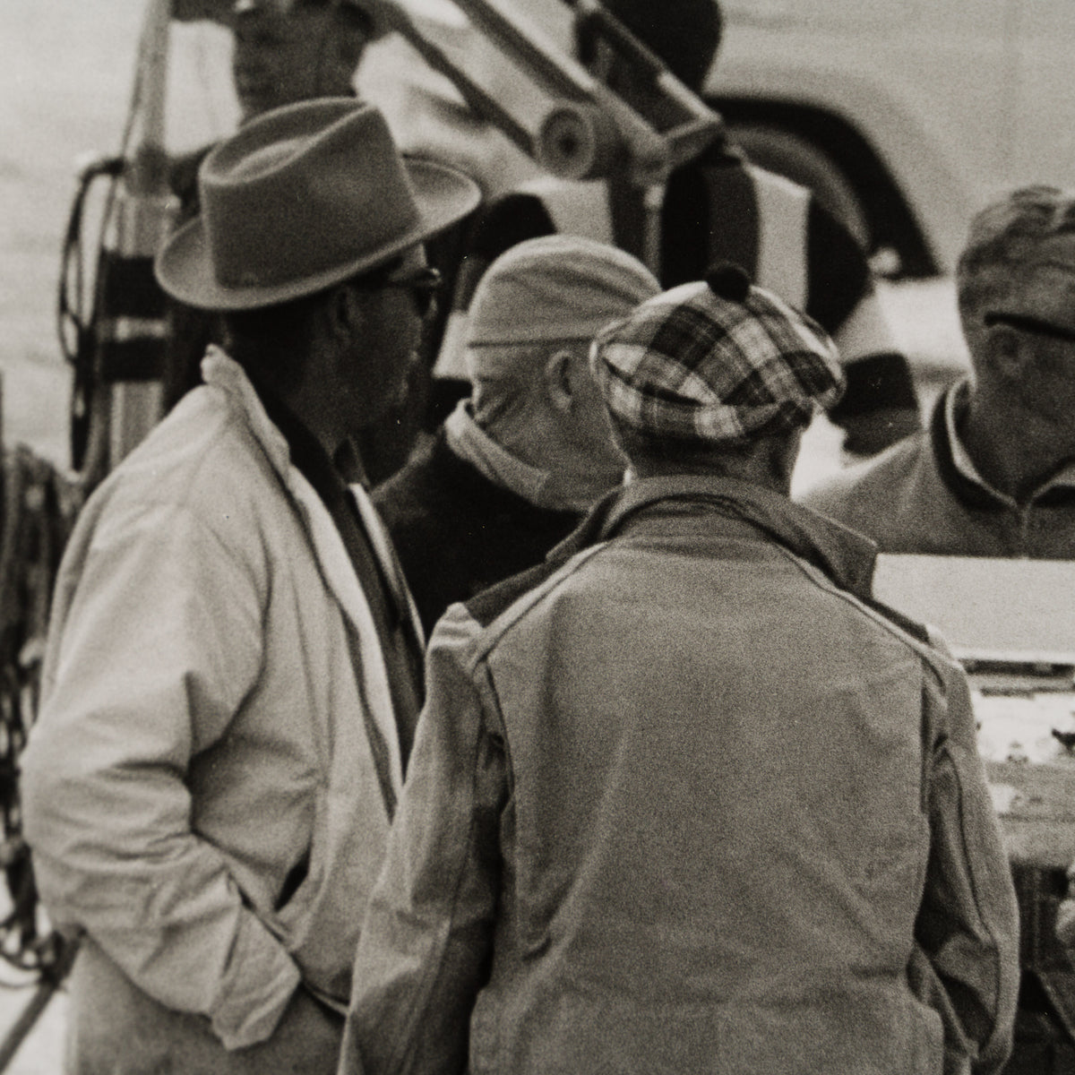 EAR CHATTING ON SET OF THE MISFITS (4A) SML 4 