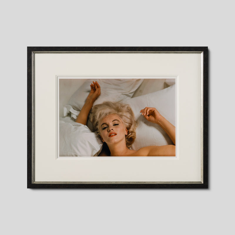 EAR CLOSE UP STUDIO SHOT (7A) COL (SML) 1 