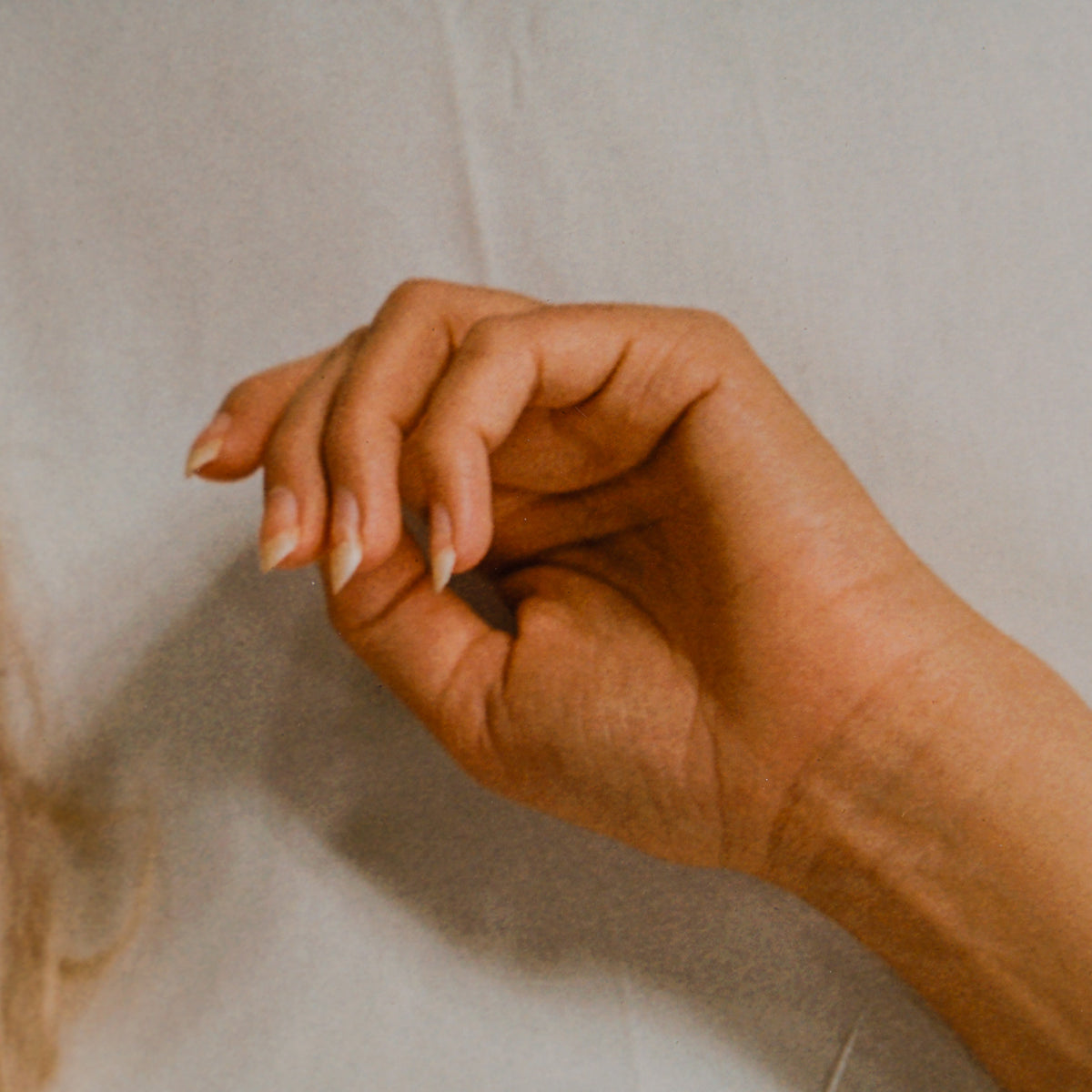 EAR CLOSE UP STUDIO SHOT (7A) COL (SML) 5 