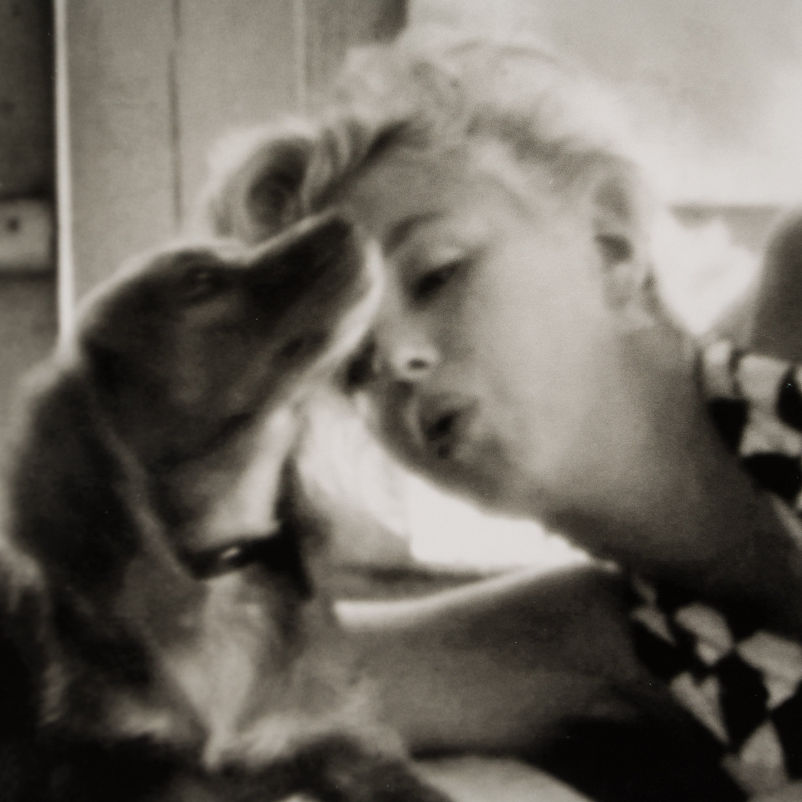 Product image 1 for eve-arnold-relaxing-miller-place-14a-small