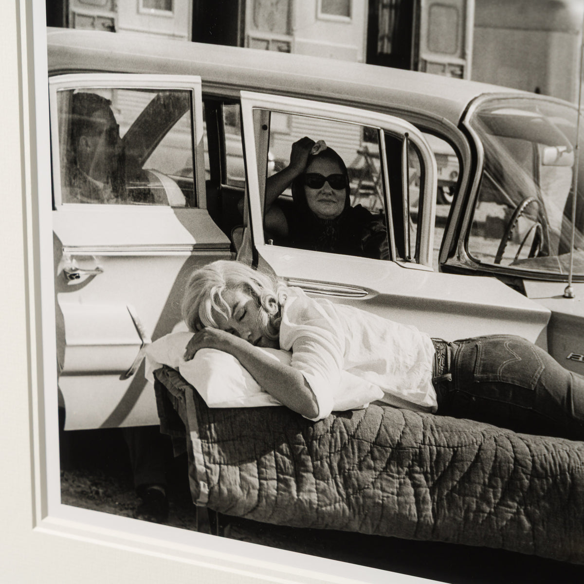 EAR RESTING ON SET OF THE MISFITS (12A) SML 3