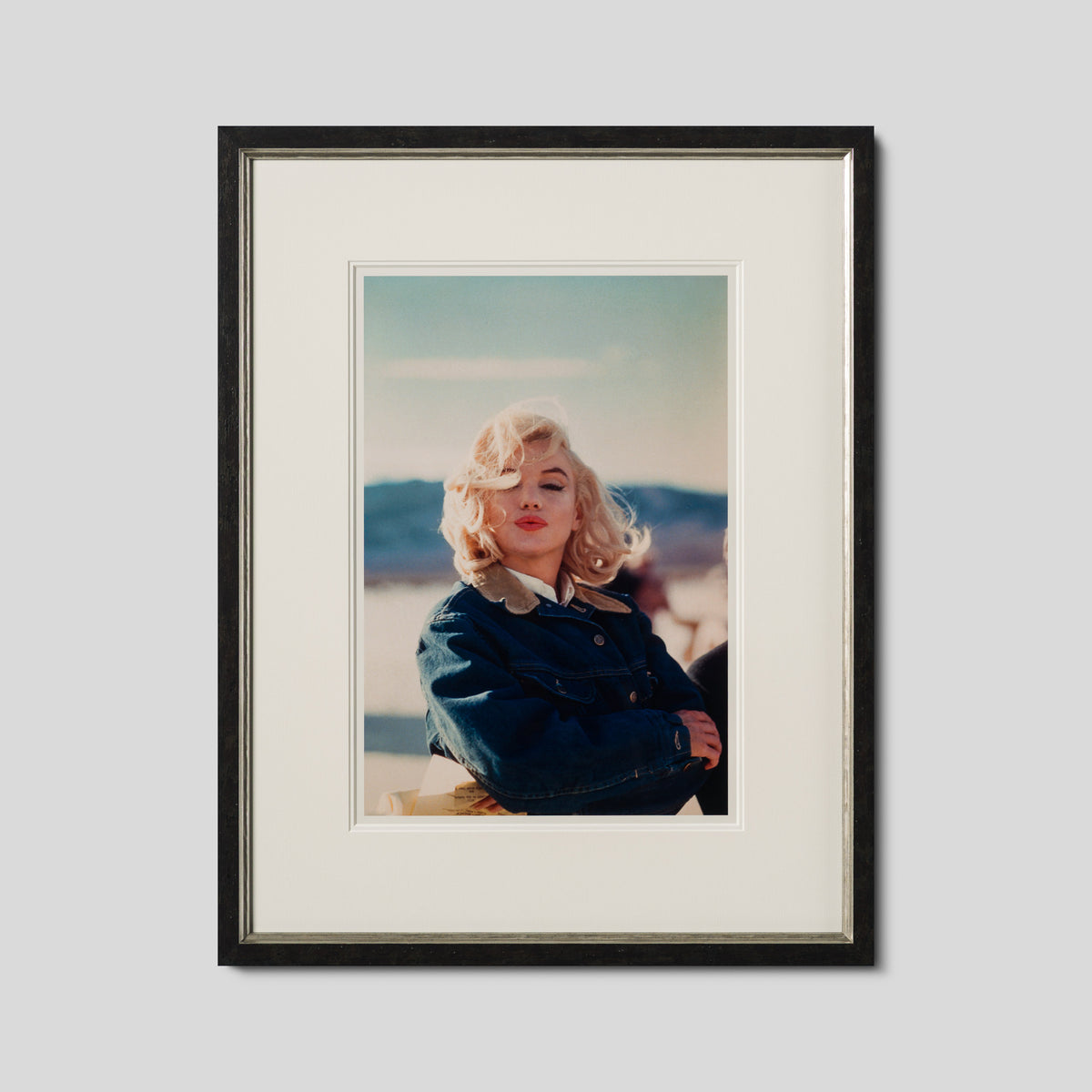 EAR SHOT ON THE SET OF THE MISFITS (2A)(SML) 1