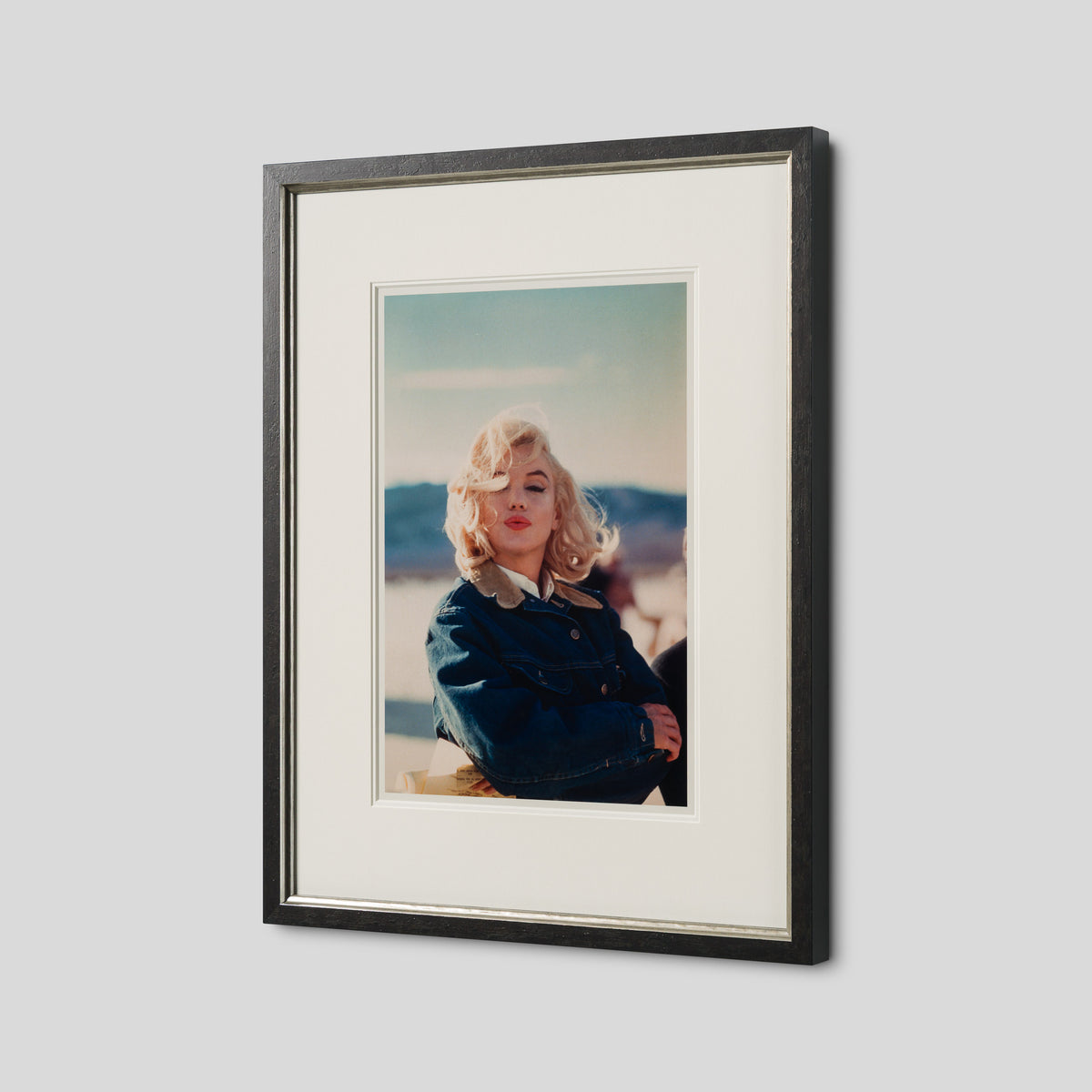 EAR SHOT ON THE SET OF THE MISFITS (2A)(SML) 2