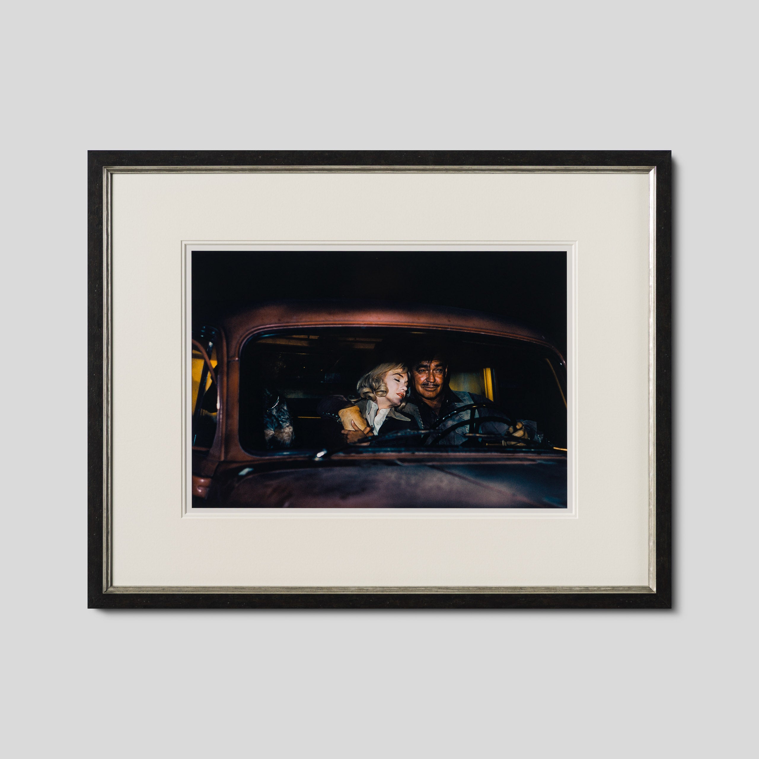 EAR WORKING ON SET UP SHOT (9A) COL (SML) 1