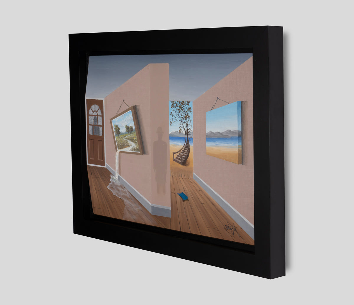 JWI ORI LAN 09438 3 The Visitor grey 