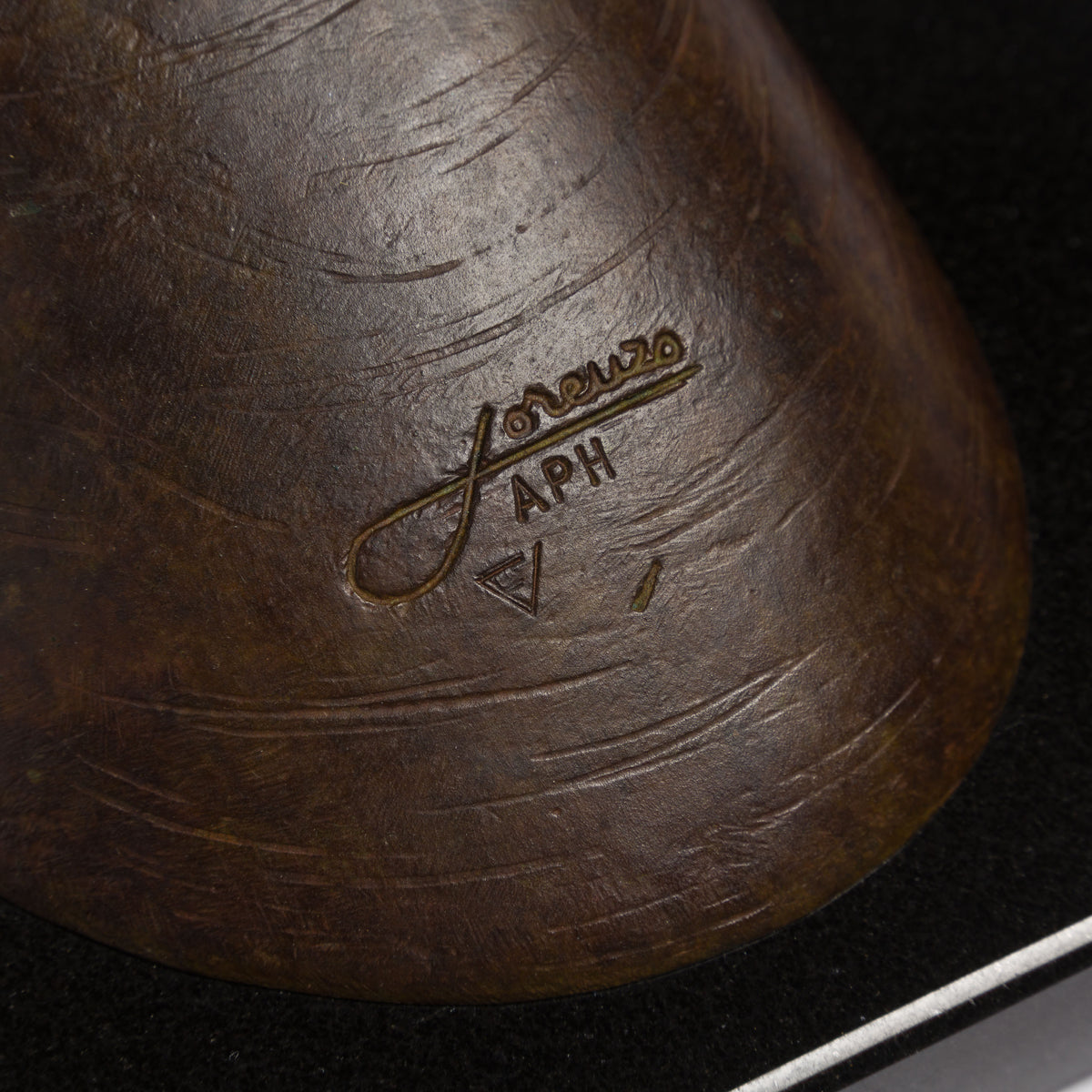 LQU SCU POR 95339 THE HAND OF GOD (BRONZE) (40CM) 11 